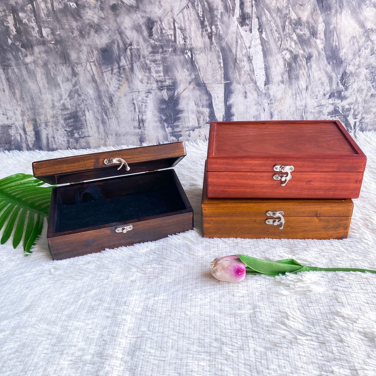 กล่องไม้สนฝาล็อคกัดโค้ง (Wooden box with lock lid)