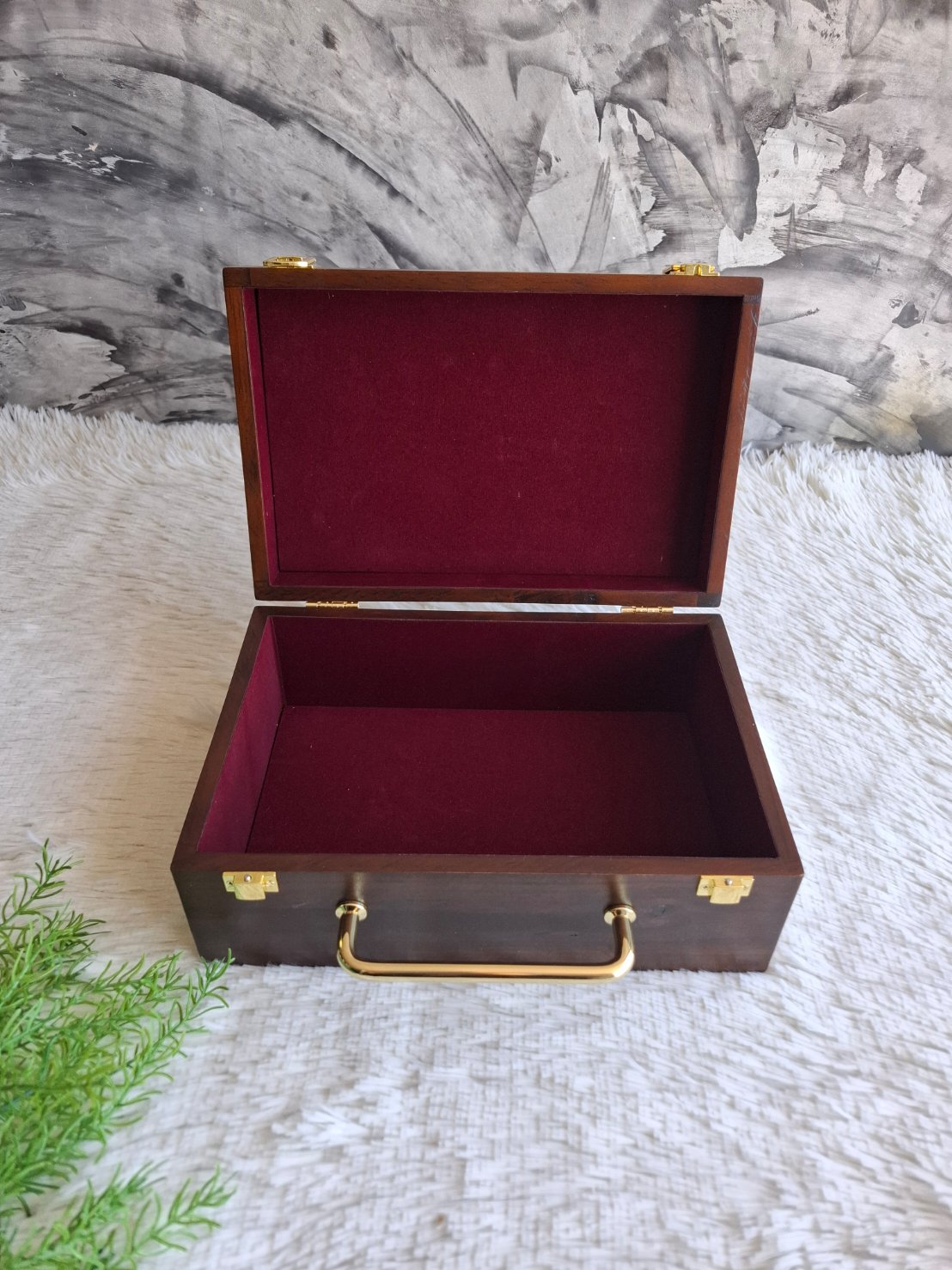 กระเป๋ากล่องไม้