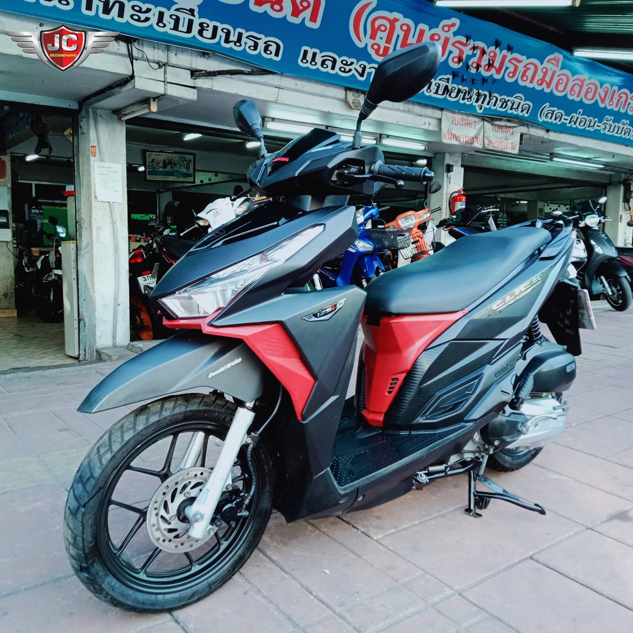 "รถบ้านแท้มือเดียวจร้า" Honda Click125i LED ตัว Top จดทะเบียนกลางปี 59 แววรถบ้านเลย มีทั้งidling&combine brakeครบ เครื่องไม่แกะใช้งานไม่หนัก