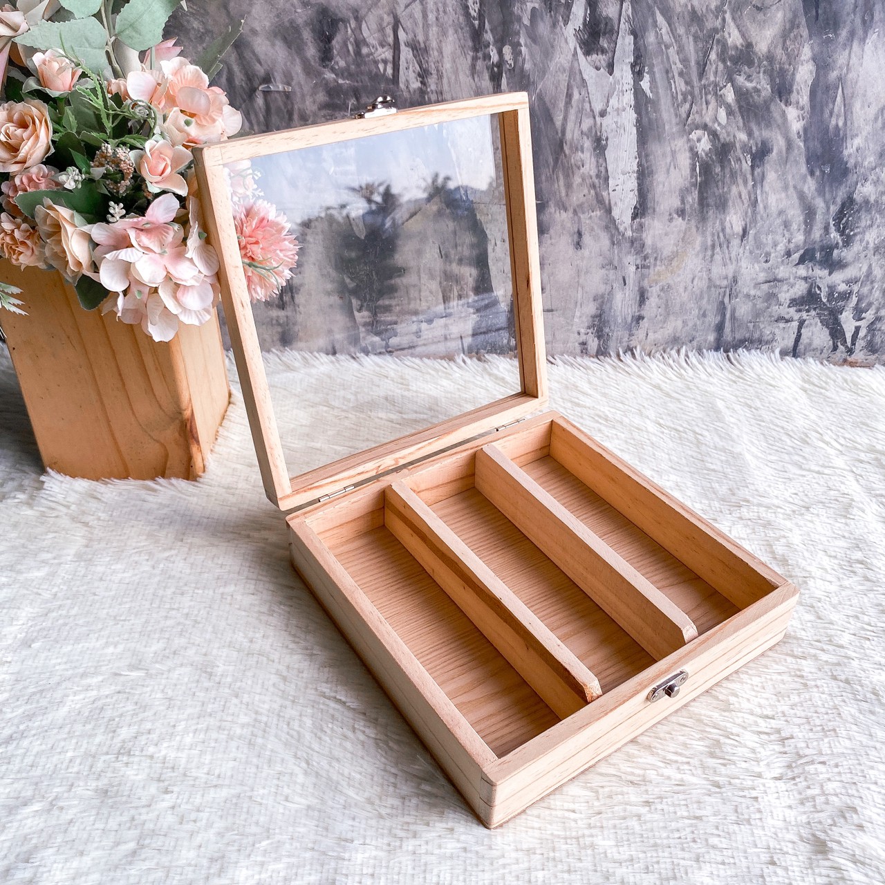 กล่องฝากระจก ฝาล็อค (Wooden box with lock lid)