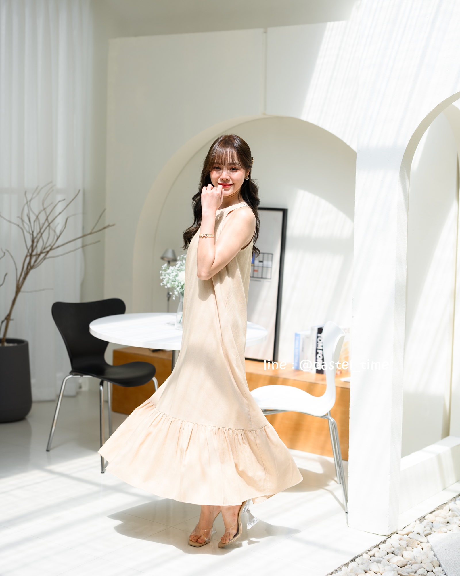 Clio Vest Linen Maxi dress - สีเบจ