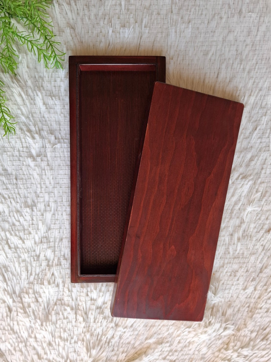 กล่องไม้ฝาครอบ