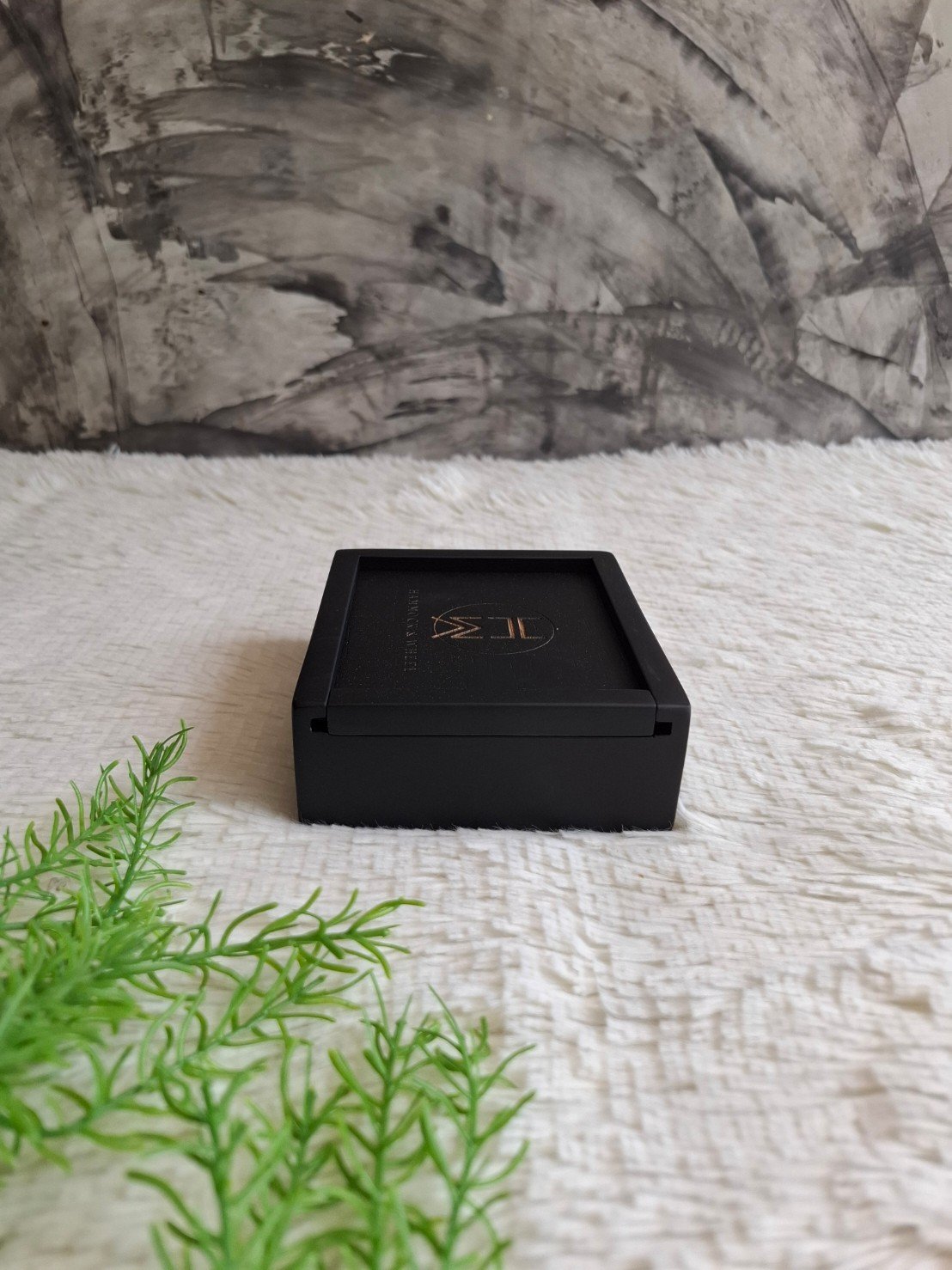 กล่องไม้ฝาสไลด์สีดำด้าน