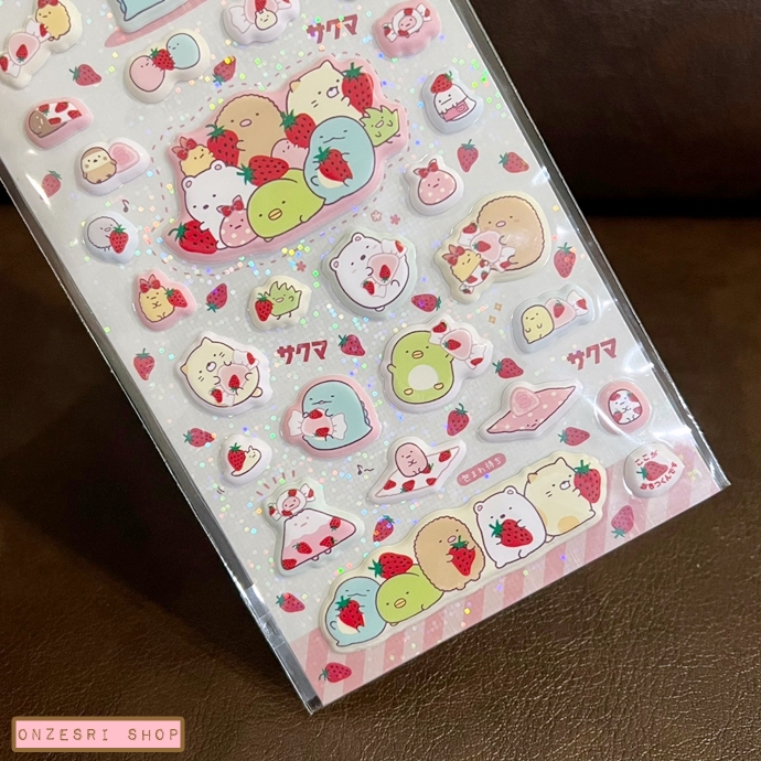 สติกเกอร์แบบนูน Sumikko Gurashi x Sakuma Strawberry Milk Candy Sticker ขนาด 20 x 9.5 ซม. มี 2 แบบให้เลือก