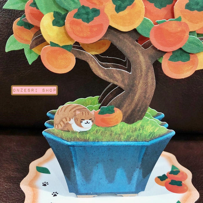 Autumn Pop Up Card จาก Hallmark Japan การ์ดเปล่าแบบน้องแมวญี่ปุ่นกับต้นพลับบอนไซ มีกากเพชร กางตั้งได้ ด้านล่างเขียนได้ มาพร้อมซอง ขนาด 16.8 x 11.4 ซม.