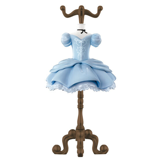 Capsule Torso Disney เป็นแบบหุ่นแขวนเสื้อผ้าของเจ้าหญิงดิสนีย์ ไว้แขวนเครื่องประดับได้ น่ารักมาก สูง 12 ซม. มี 3 แบบให้เลือก