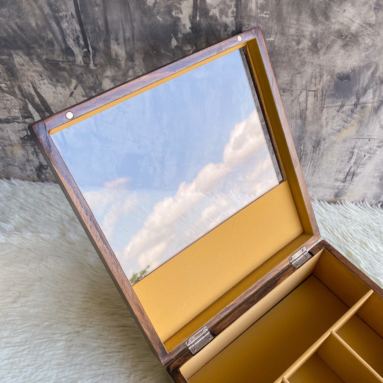 กล่องไม้สน ฝาอะคริลิค (Wooden box)