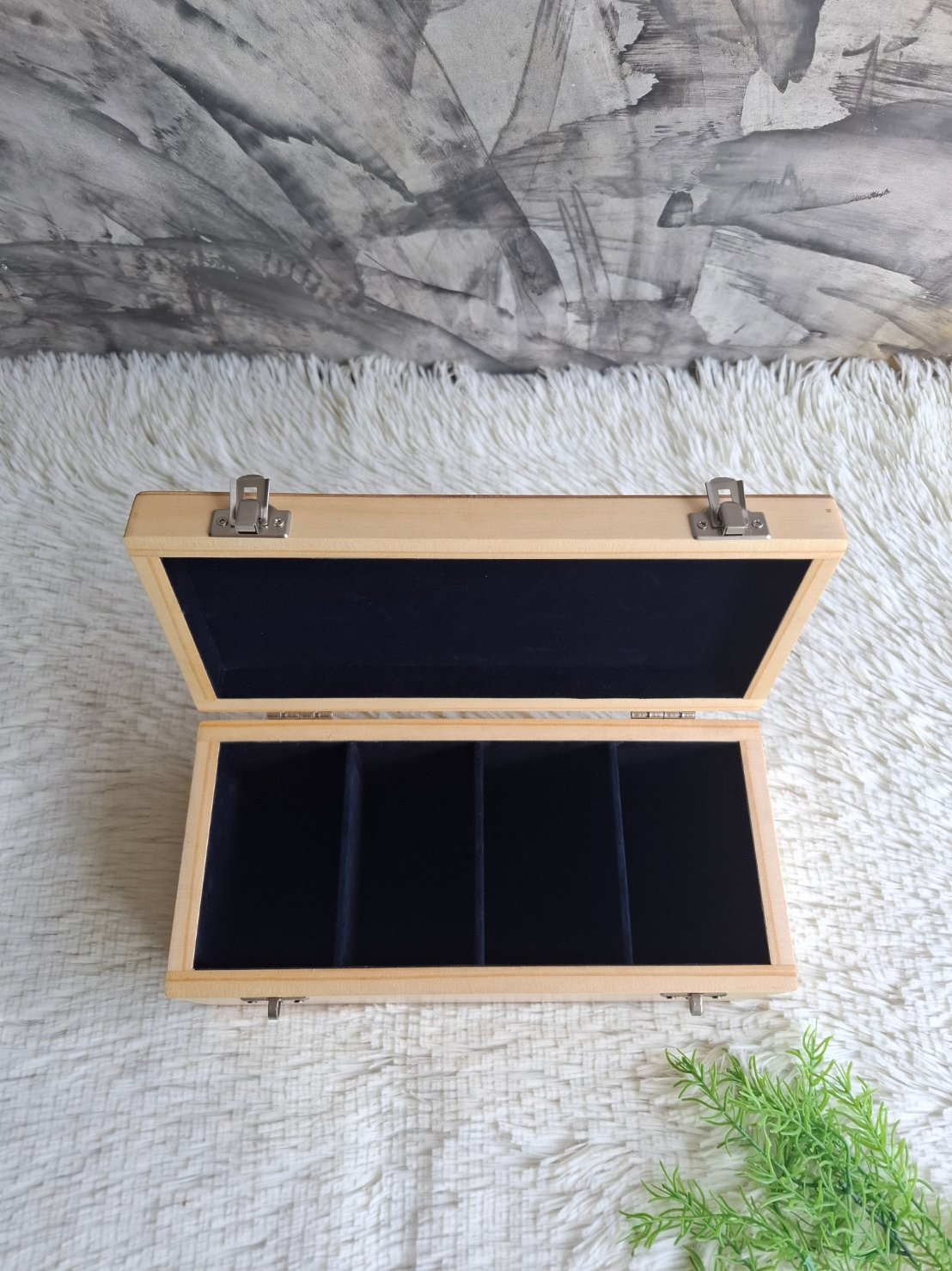 กล่องไม้สนฝาล็อค