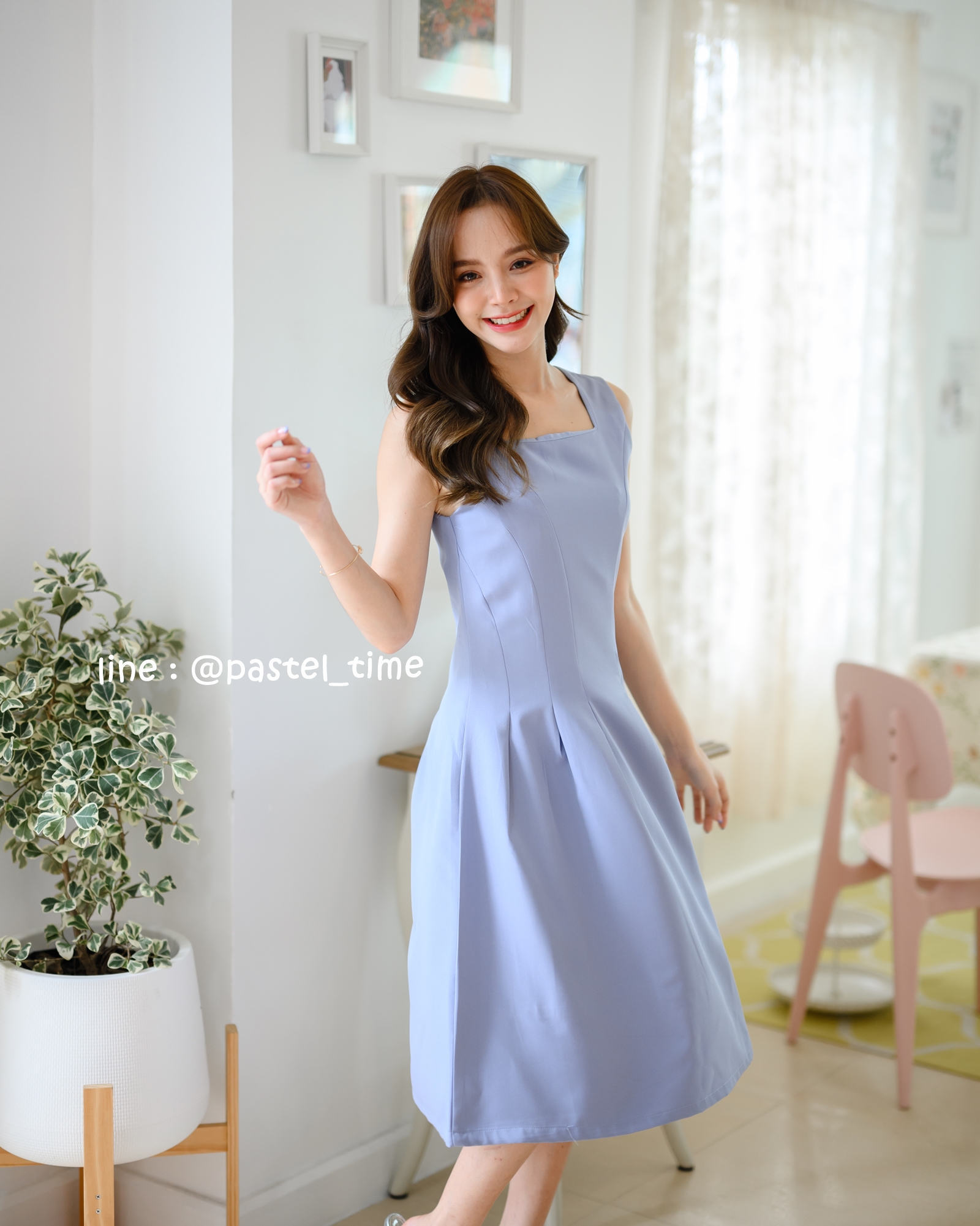 Rochelle Midi Dress - สีฟ้าคราม **มีแต่ S**