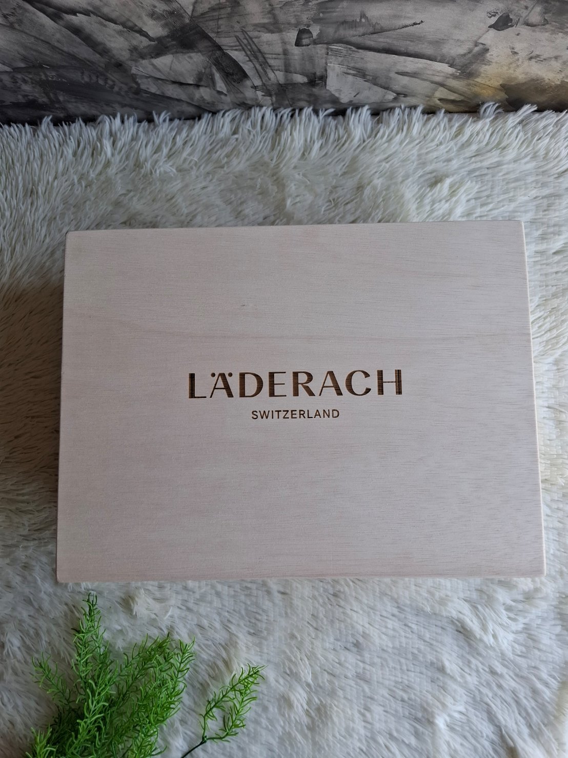 กล่องไม้สนฝาล็อค