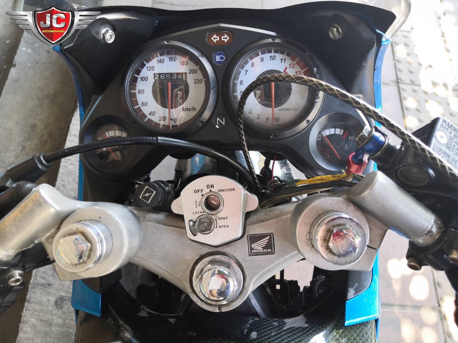 "รุ่นเก่าแต่ยังเก๋า" HONDA CBR150R จดกลางปี48 🔥แต่งแท้ทั้งคัน🔥 รถบ้านมือเดียวเครื่องดีเดิม ขี่ดีสตาร์ทง่าย ชุดสีเดิมสวยมาพร้อมของแต่งแท้รอบคันตามนี้