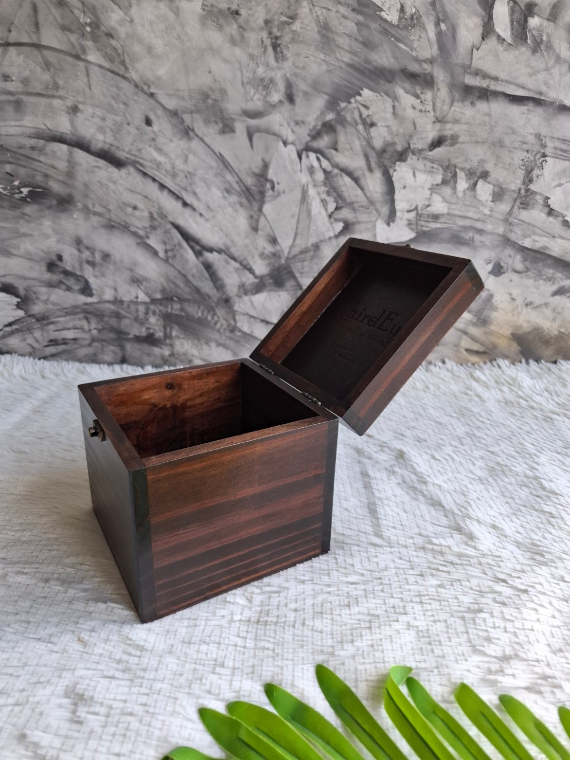 กล่องไม้สนแบบฝาล็อค