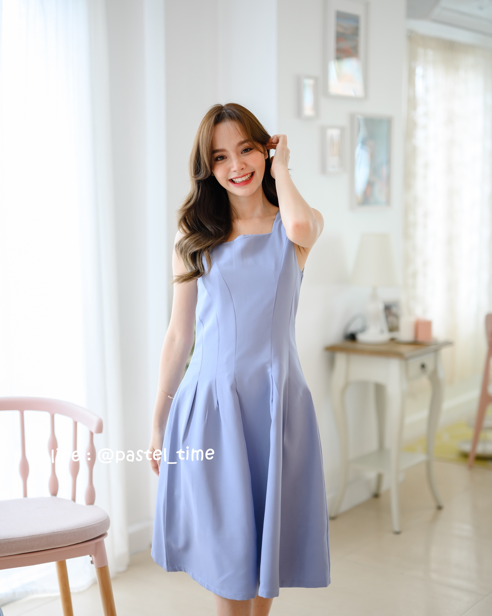 Rochelle Midi Dress - สีฟ้าคราม **มีแต่ S**