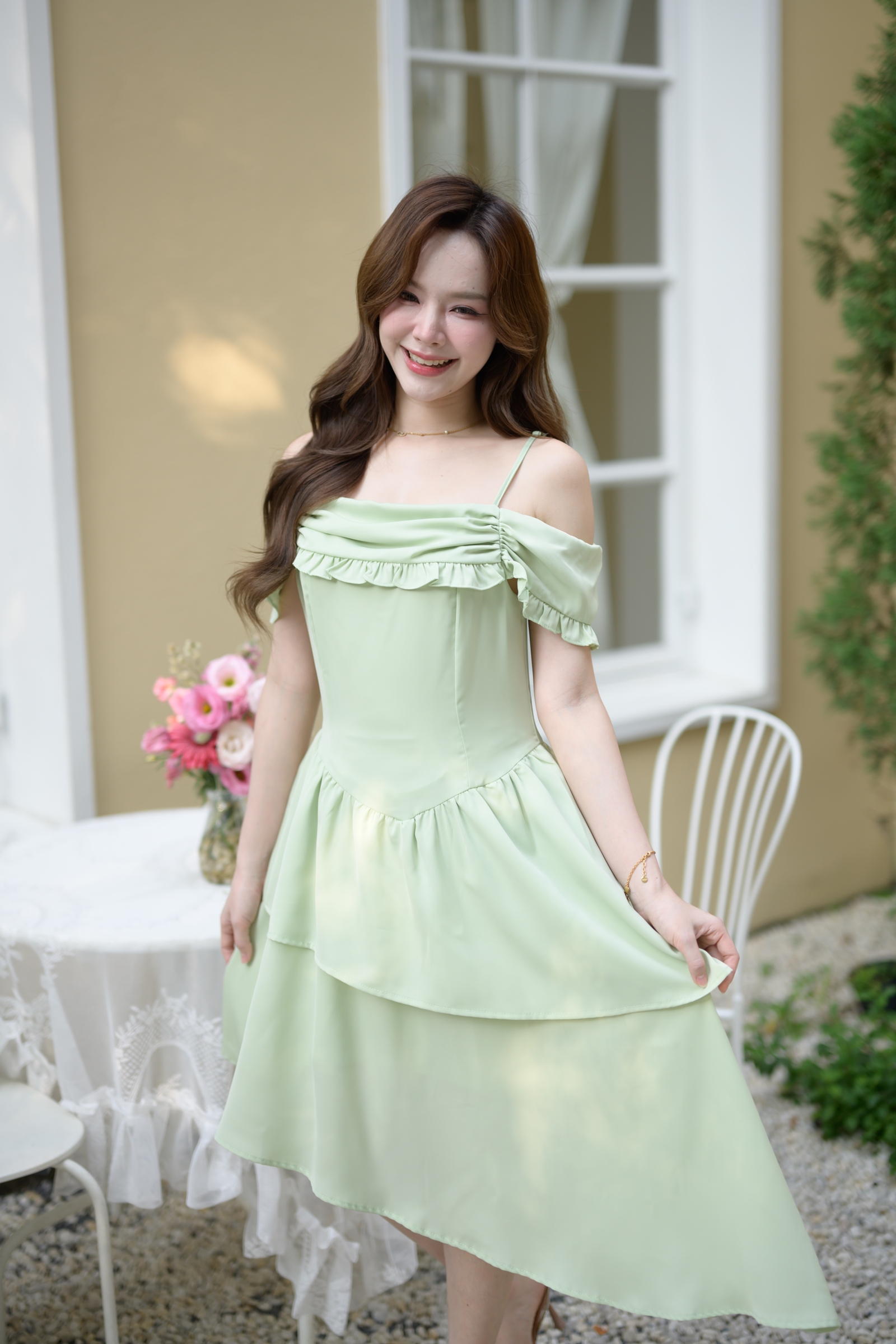 Fleur Classic Asymmetric Midi Dress : สีเขียว [Made by Pastel Time]