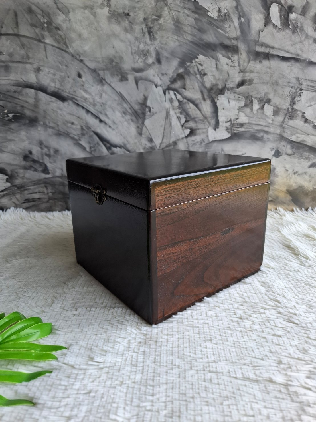 กล่องไม้สักจริก