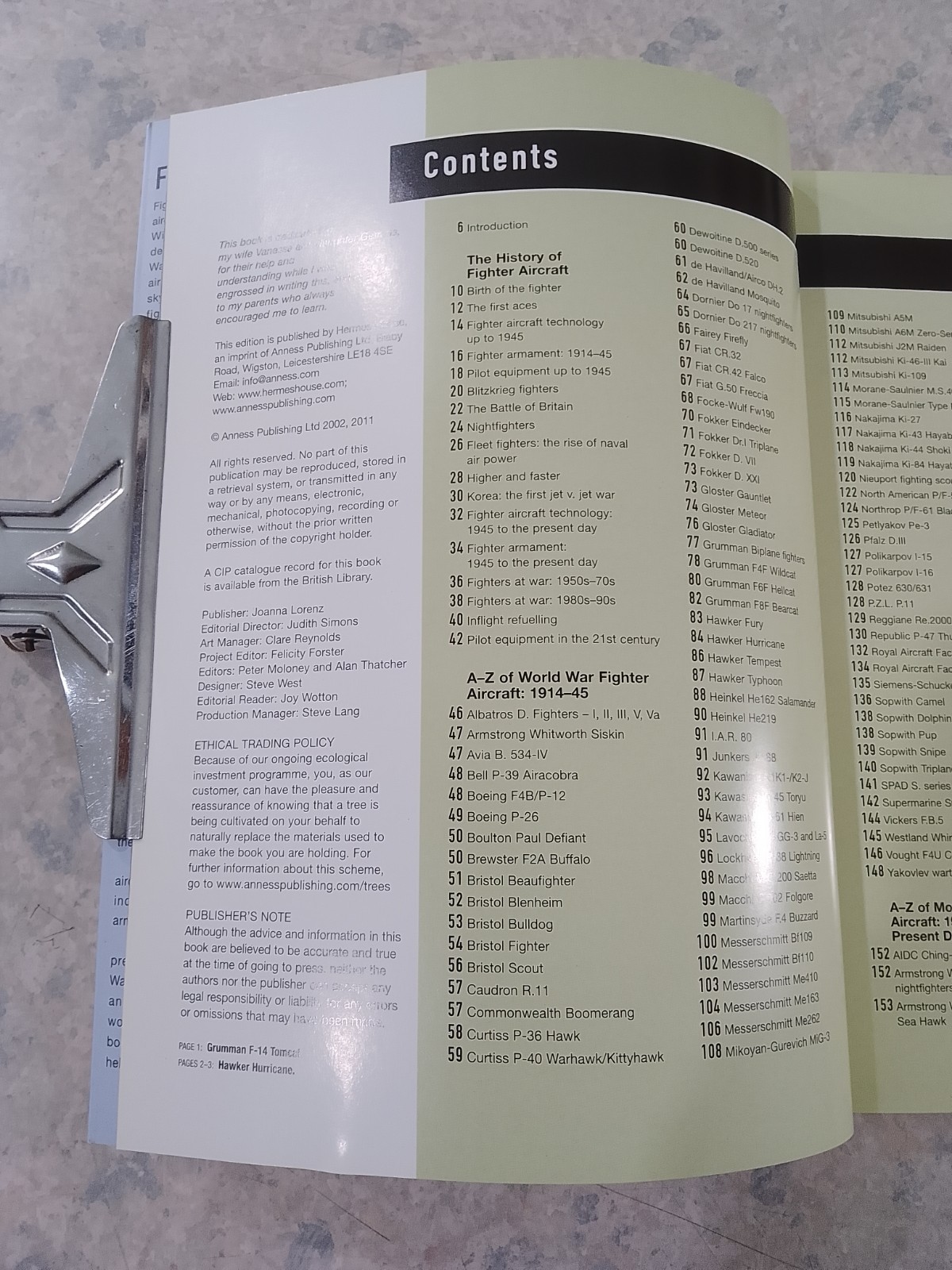 FIGHTER AIRCRAFT / FRANCIS CROSBY