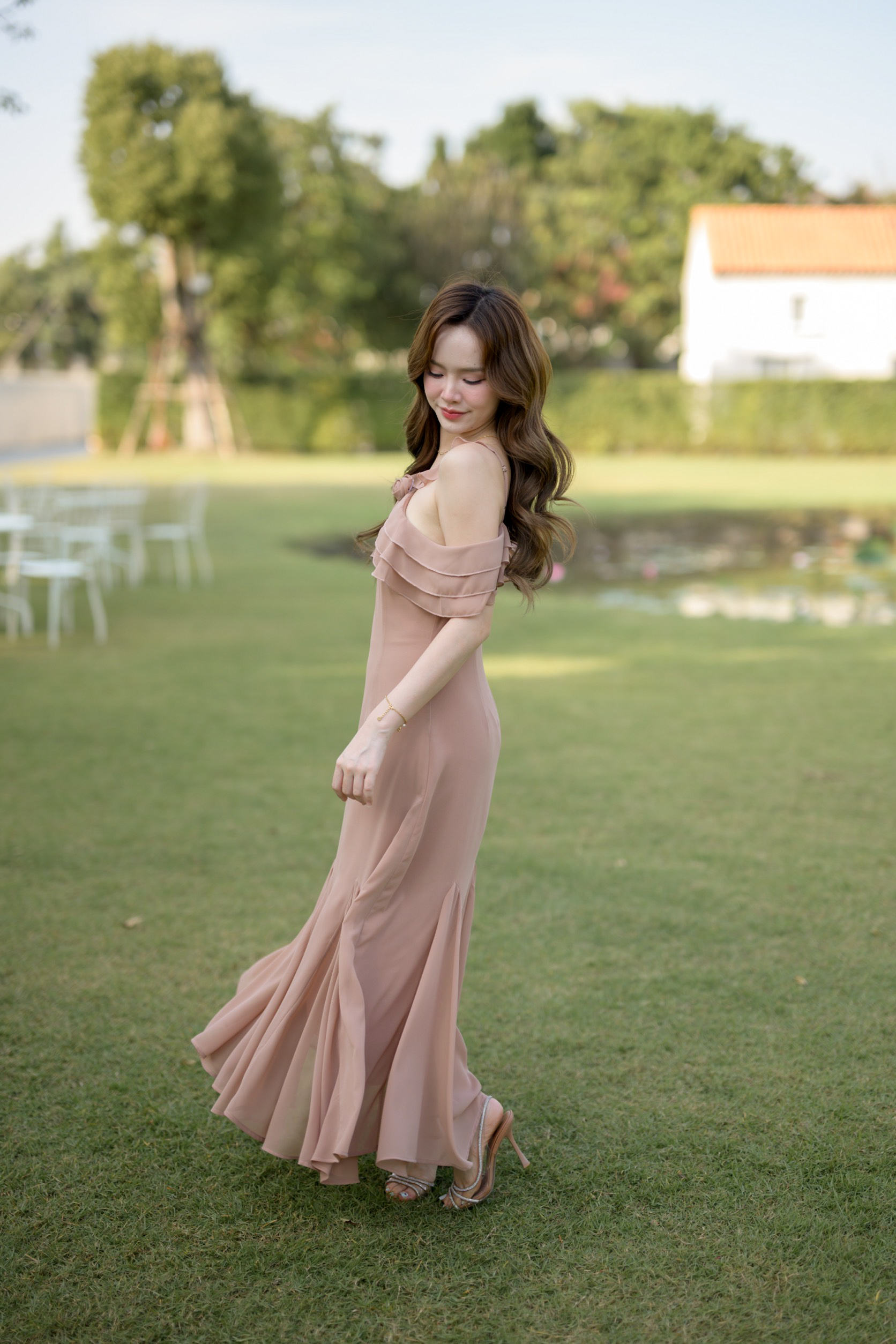 Fay Off-Shoulder Maxi Dress – Ovaltine สีโอวัลติน