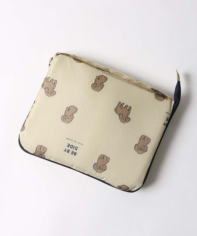 กระเป๋า Chou Chou Chepeli Shopping Bag ลายน้องหมา Toy Poodle ใบใหญ่ พับได้ ขนาด 28.5 x 37 x 25.5 ซม. เป็นแบบรูดเชือก ด้านในบุฟอยล์ เก็บอุณหภูมิได้ (ลายแบบรูปแรก รูปต่อ ๆ มาให้ดูตอนกางออกว่าเป็นแบบนี้)