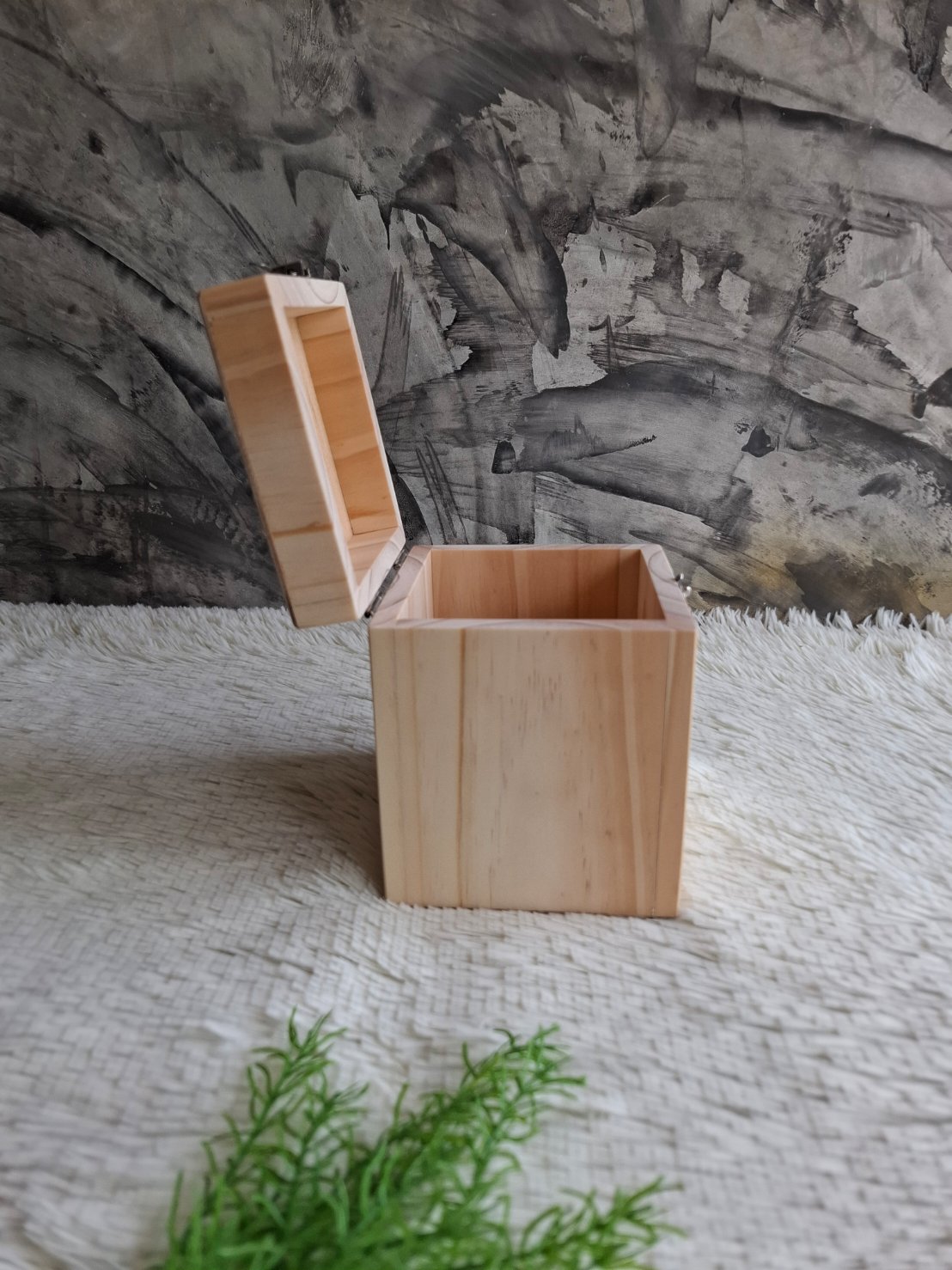 กล่องไม้สนรุปแบบฝาล็อค