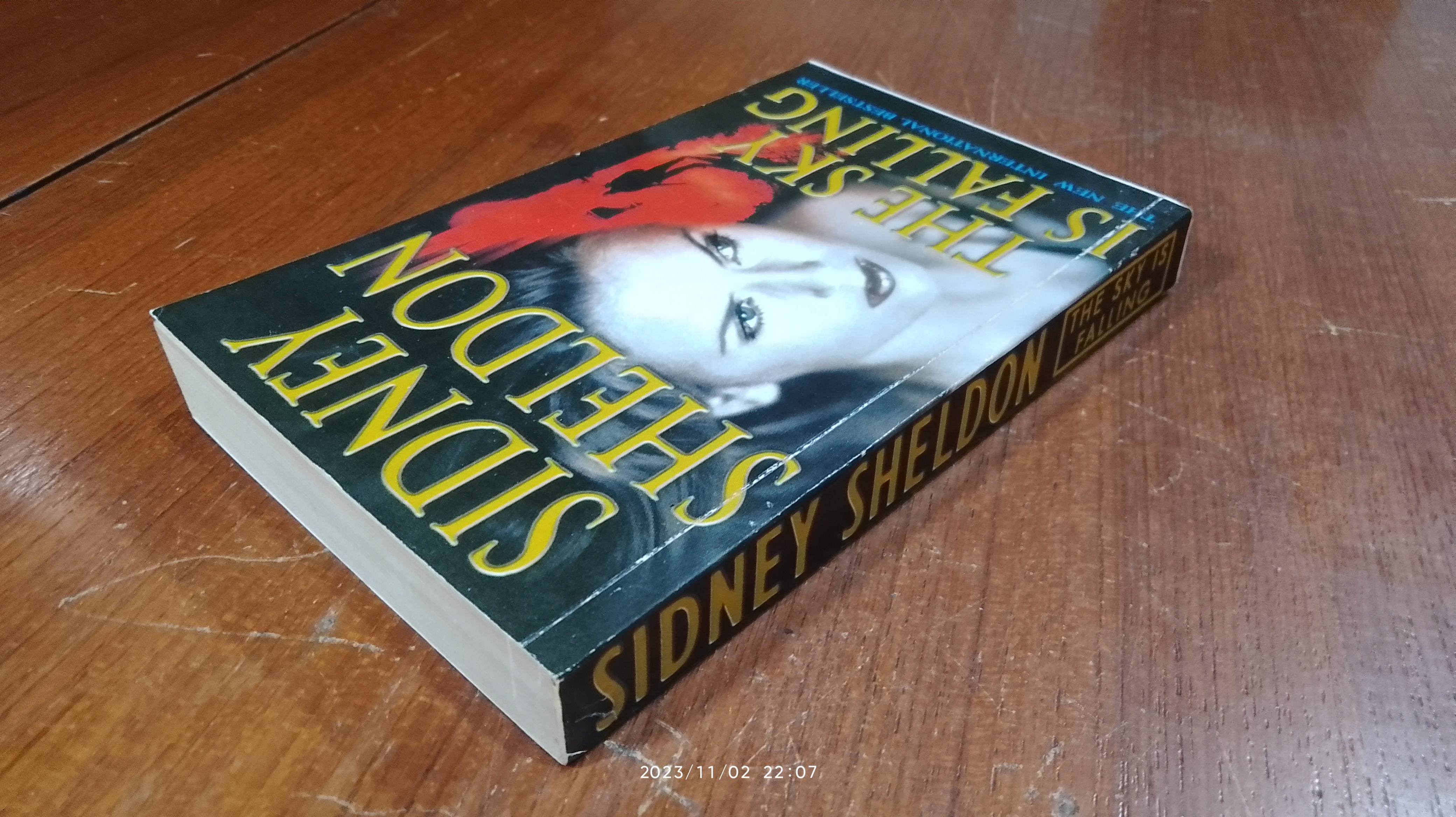 ล้างตระกูลเทวดา / สุวิทย์ ขาวปลอด แปล