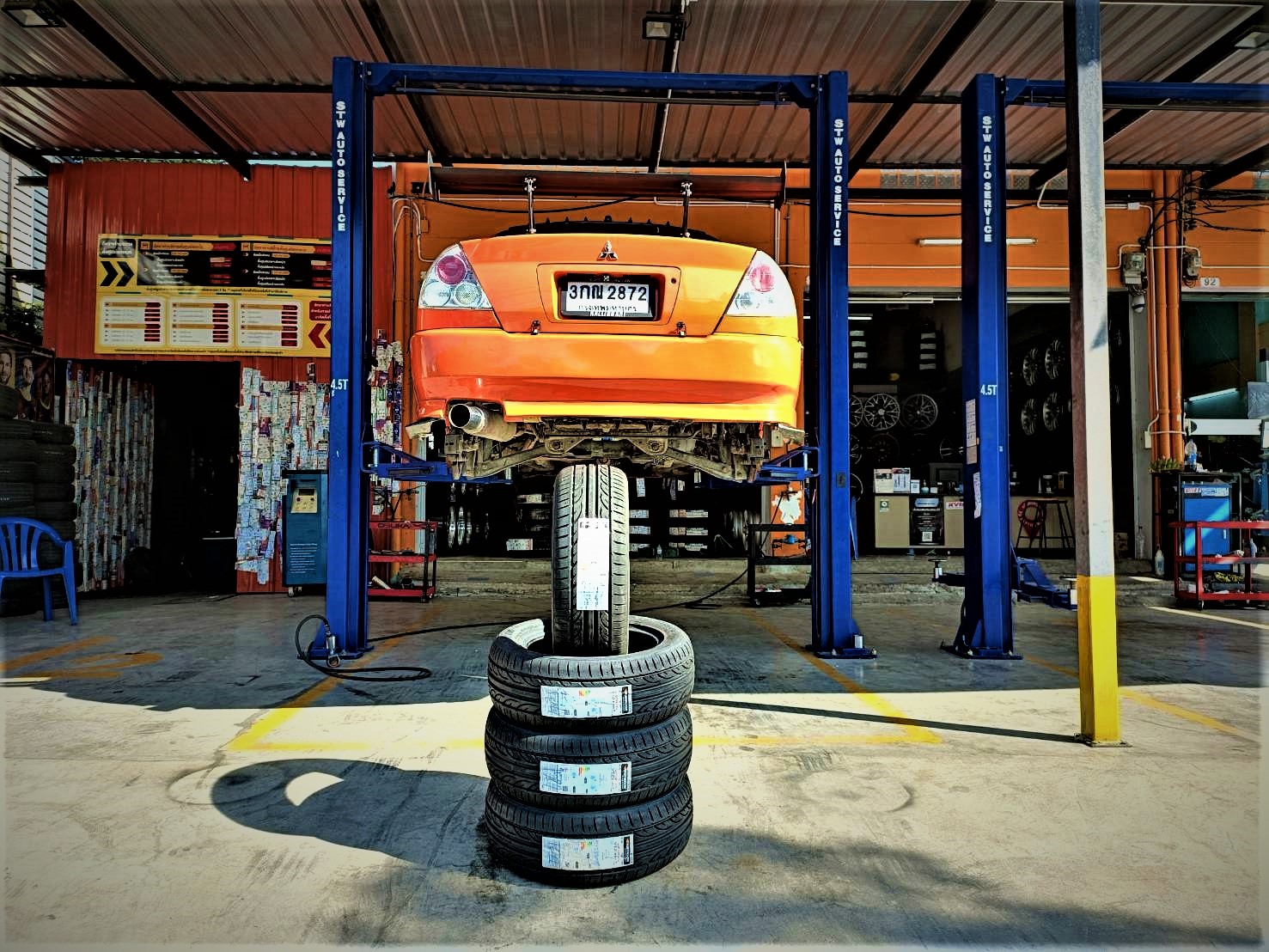 เปลี่ยนยาง MITSHUBISHI LANCER HANKOOK V12 195/55R15 Y22