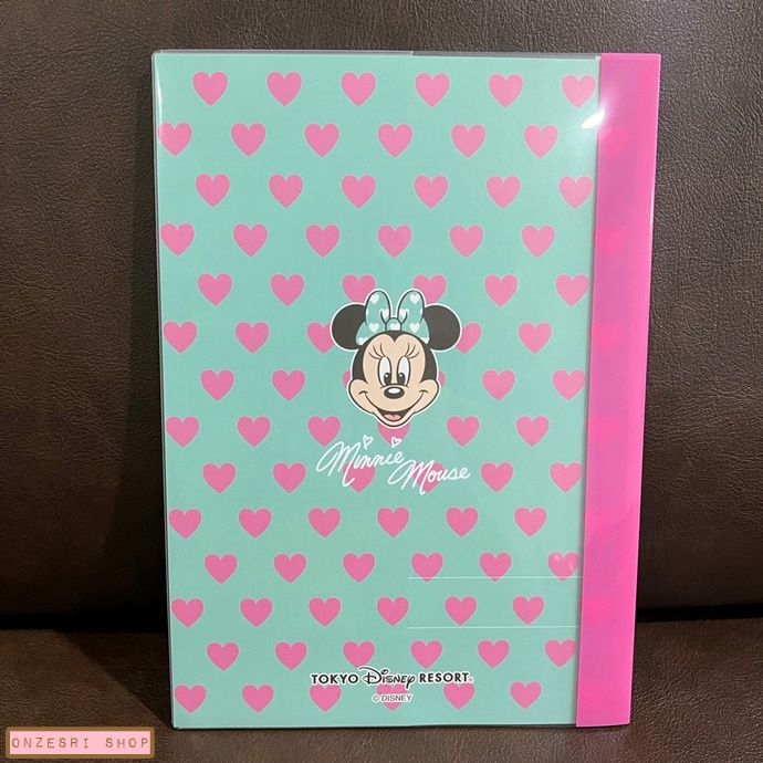 สมุดโน้ต Campus x Tokyo Disney Resort ลาย Minnie สีเขียวมินต์ มีปกพลาสติกลายมินนี่ด้านนอกเป็นลายหัวใจสีชมพูน่ารัก ขนาดสมุด 17.9 x 25.2 ซม. (B5) 30 แผ่น ด้านในมีเส้นบรรทัด