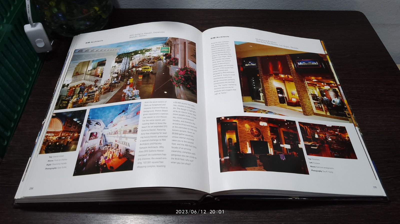 Hotel and Restaurant Design / Roger Yee