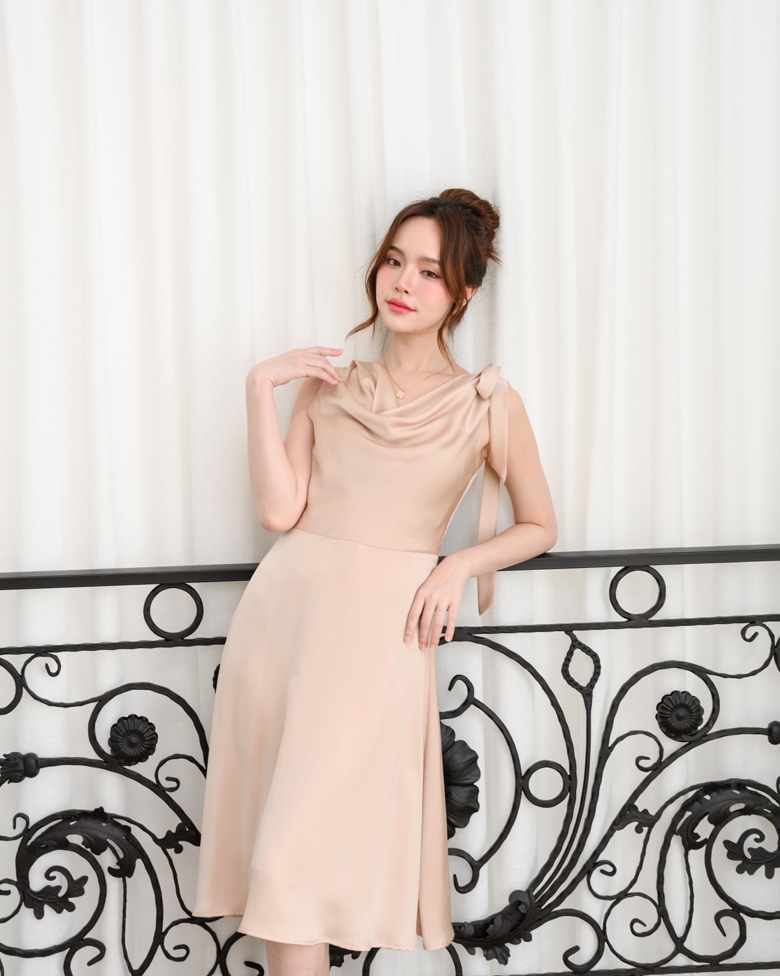 Amour Dress : สีแชมเปญ (โบว์ผูกได้หลายแบบ)