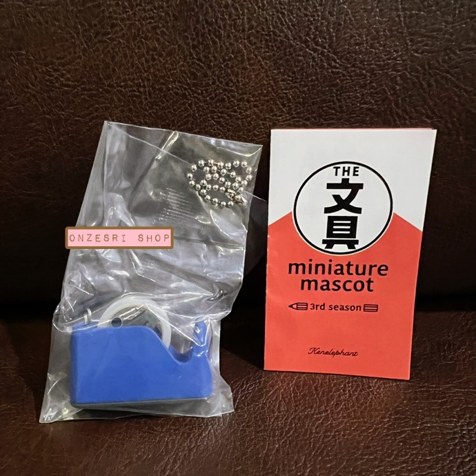 พวงกุญแจ The Stationery Miniature Mascot 3rd Season (Limited) เป็นแบบเครื่องเขียนย่อส่วน มาพร้อมพวงกุญแจไข่ปลา น่ารัก มี 8 แบบให้เลือก