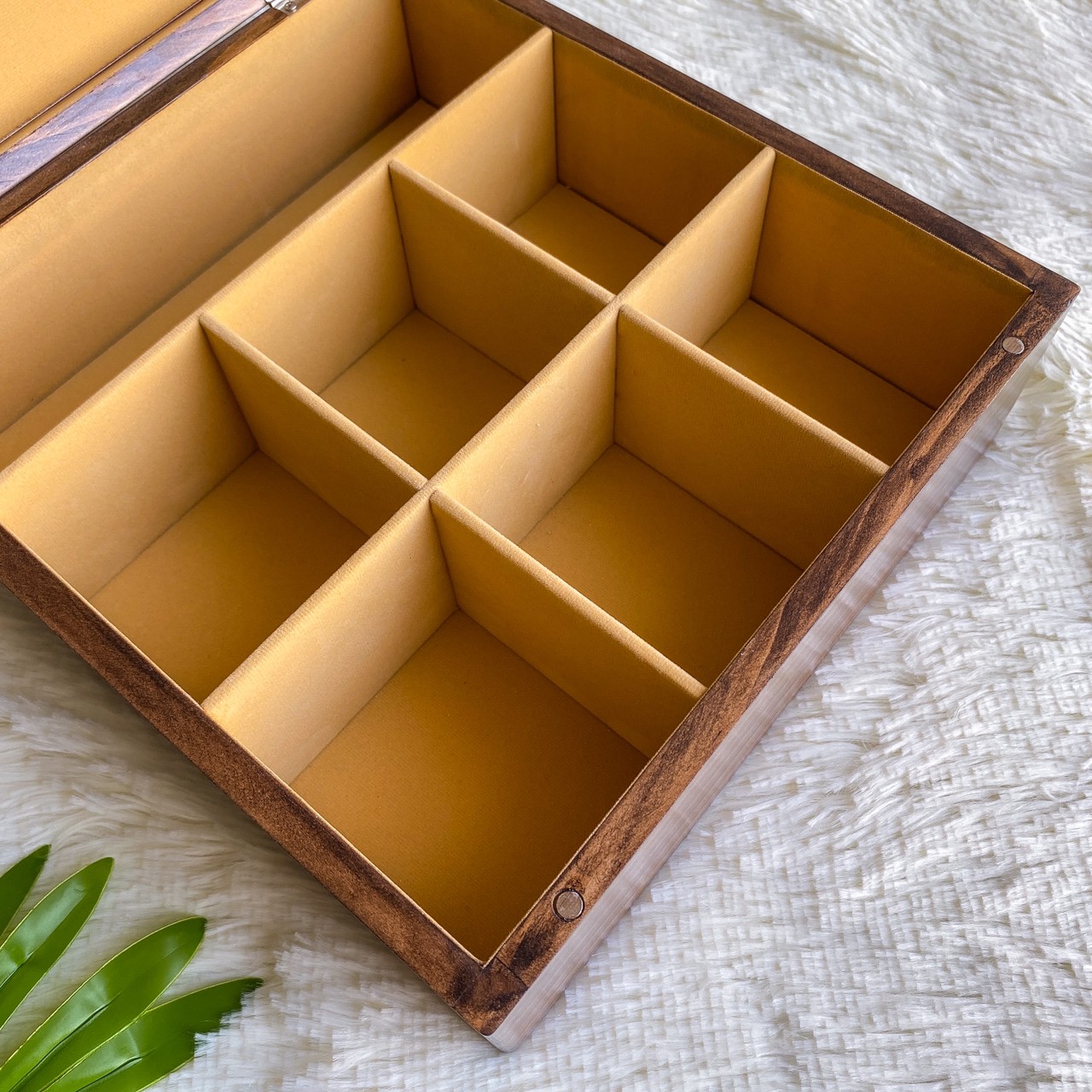 กล่องไม้สน ฝาอะคริลิค (Wooden box)