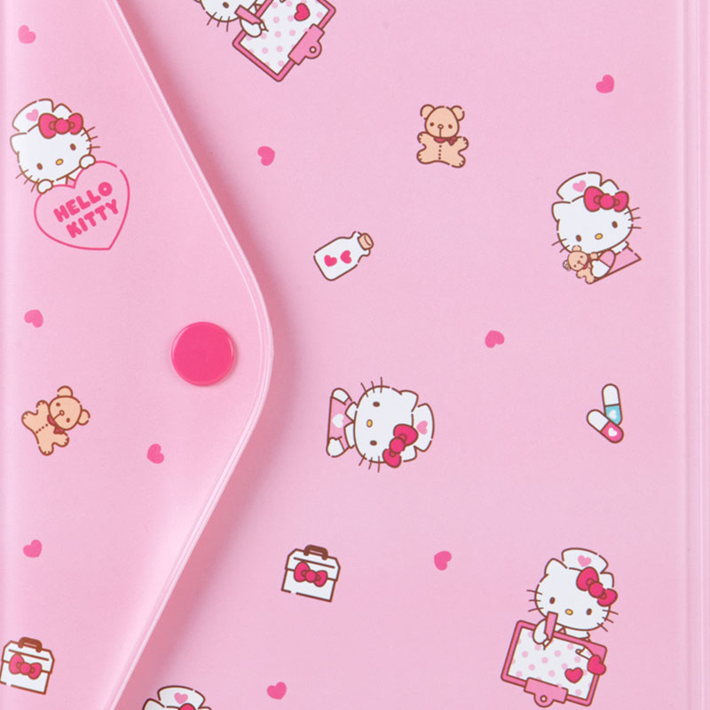 สมุดเก็บบัตร Sanrio Notebook & Ticket Medicine Case แบบคุณพยาบาล Hello Kitty ขนาด 12 x 0.5 x 16.5 ซม. ใส่การ์ดได้ 9 ใบ มีช่องซิปใส่ของ ใส่สมุดเล่มเล็กได้