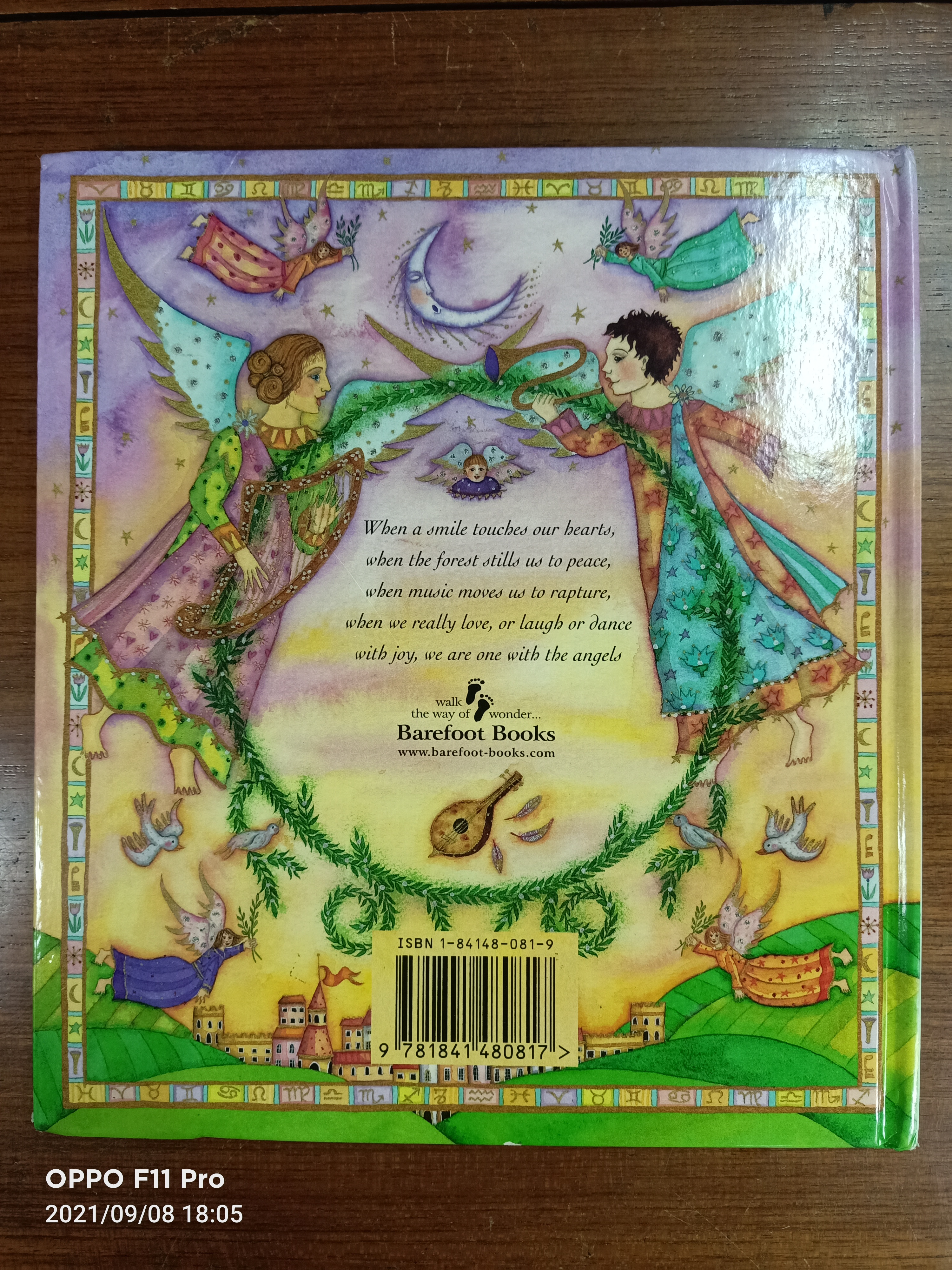 A CHILD'S BOOK of AnGELS / JOANNA CROSSE and OLWYN WHELAN