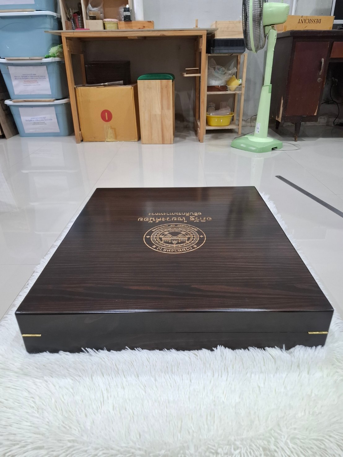 กล่องไม้สนฝาล็อค