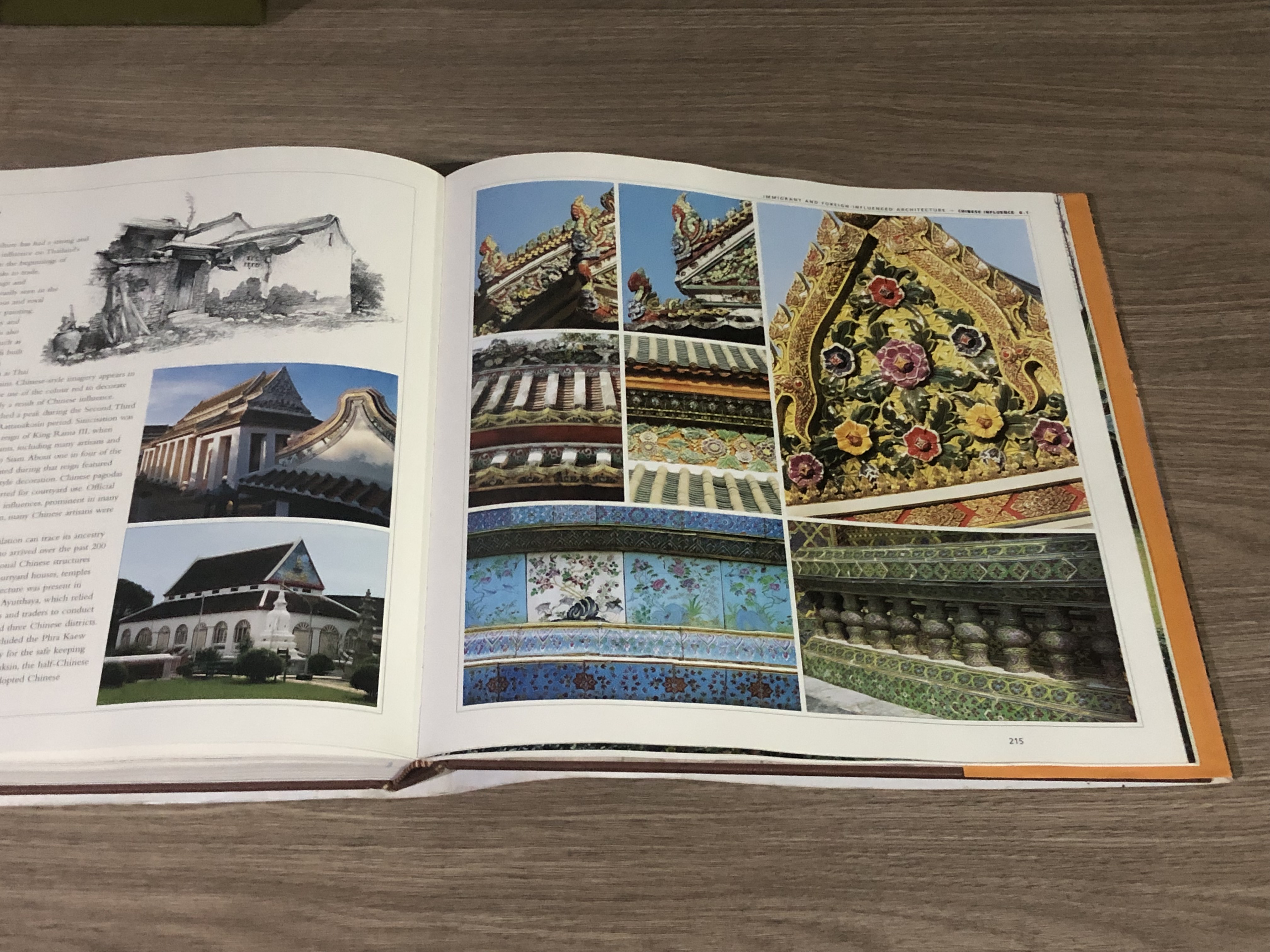 Architecture of Thailand : A Guide to Traditional and Contemporary Forms / Nithi Sathapitanon, Brian Mertens.