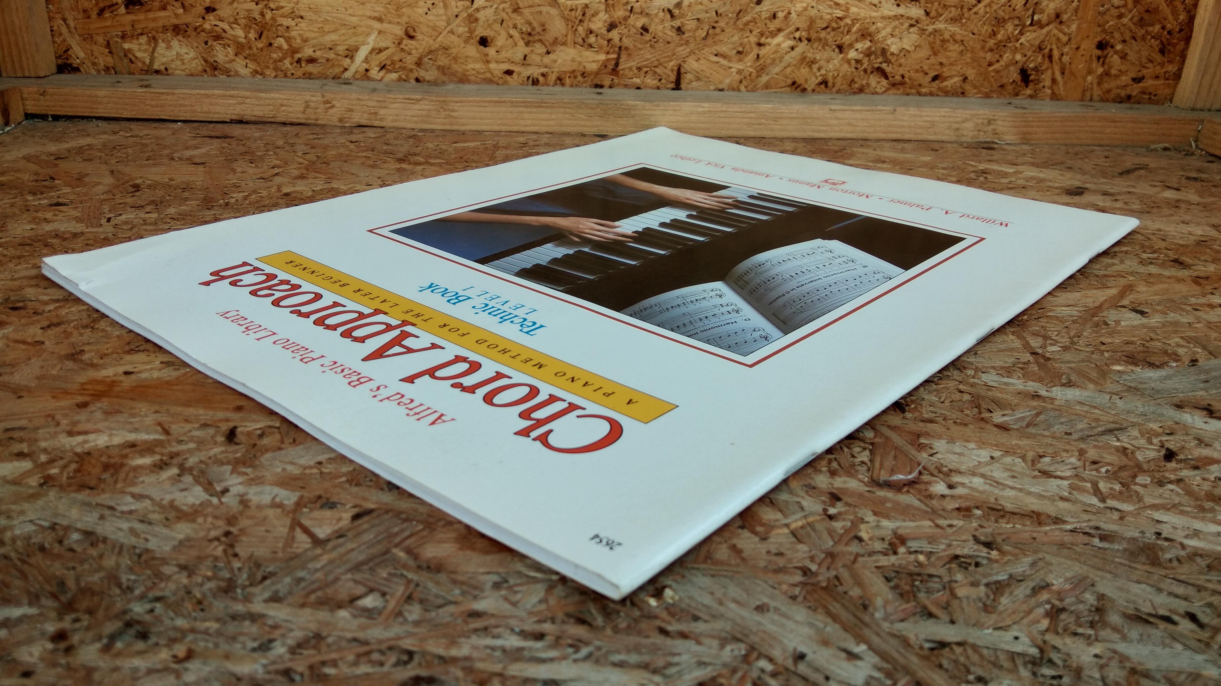 Alfred's Basic Piano : Chord Approach Technic Book Level 1