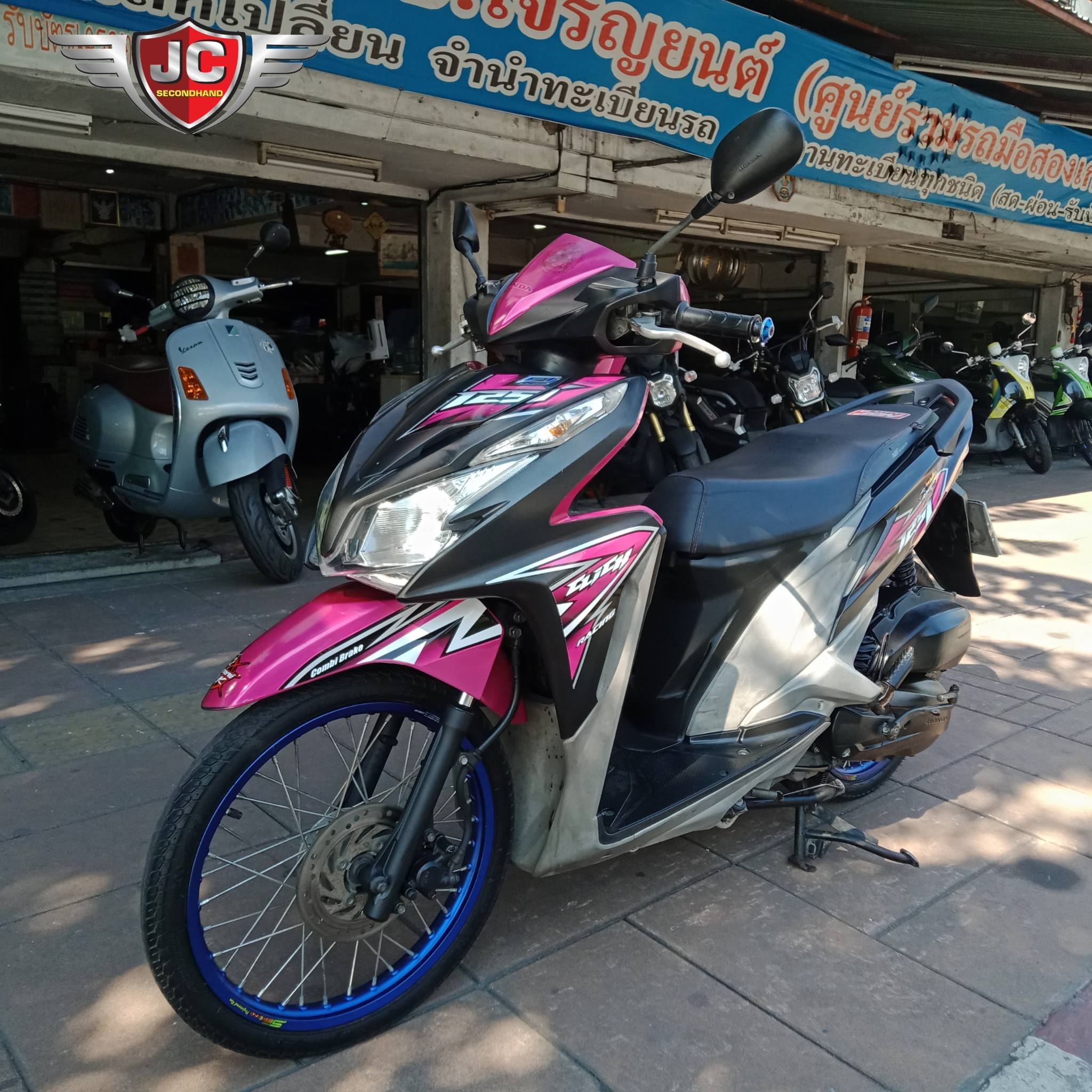 รถบ้านมือเดียวราคาเบาๆ" HONDA CLICK125i จดทะเบียนกลางปี 56 สภาพพร้อมใช้งาน เครื่องเดิมเงียบๆ