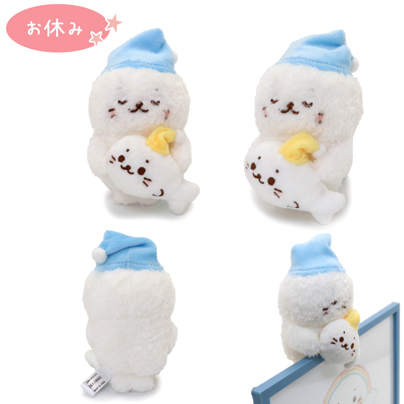 ตุ๊กตาแมวน้ำ Sirotan Pyokonto Mascot แบบ Goodnight ขนาด 10.5 x 7 x 4.5 ซม. เกาะหน้าจอ กรอบรูป ฯลฯ ได้ มีช่องระหว่างแมวน้ำกับของที่ถือ