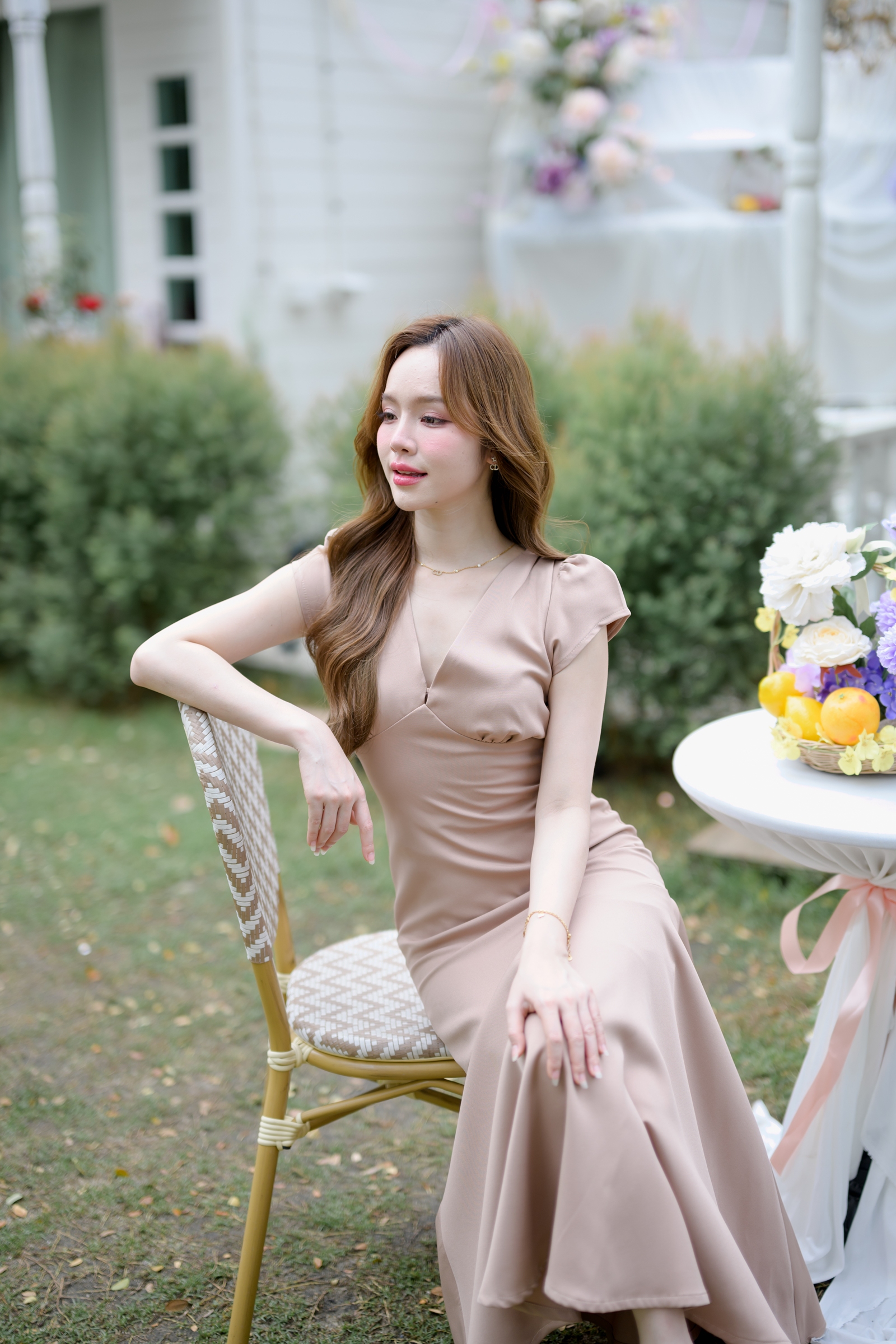 Petal Sway Maxi Dress : สีโอวัลติน