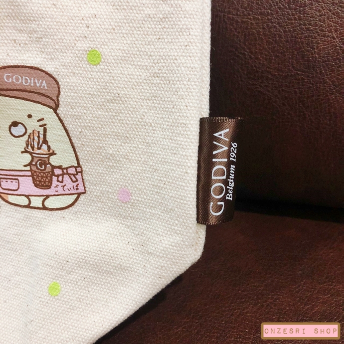 กระเป๋าผ้าดิบ Sumikko Gurashi Godiva Mini Tote Bag (Limited) มีเฉพาะในอีเว้นต์ของร้านช็อกโกแลต Godiva ที่ญี่ปุ่นเท่านั้น ขนาด 27 x 16.5 x 9 ซม.