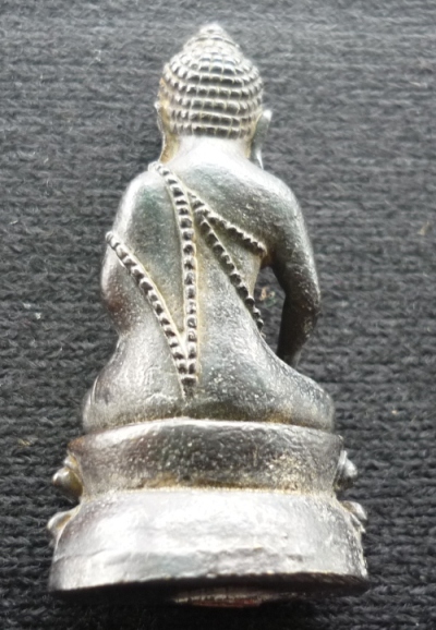 พระกริ่งชินบัญชร หลวงปู่ทิม วัดละหารไร่