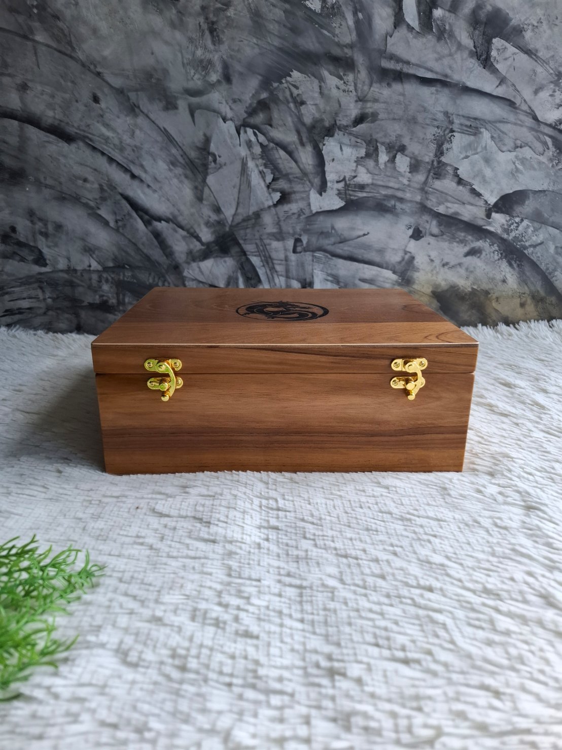 กล่องไม้สักฝาล็อค