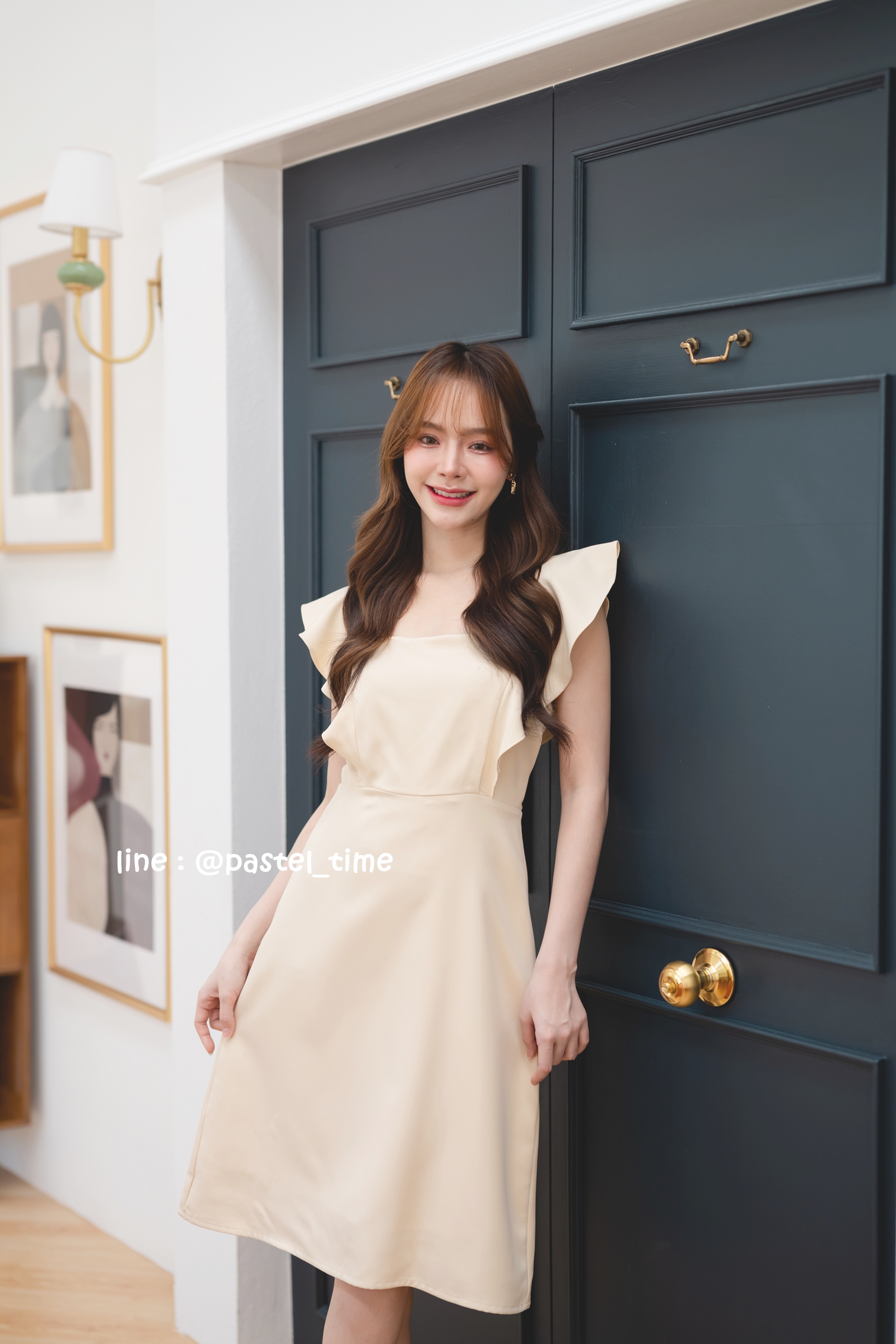 Rika Ruffle Dress : สีครีม