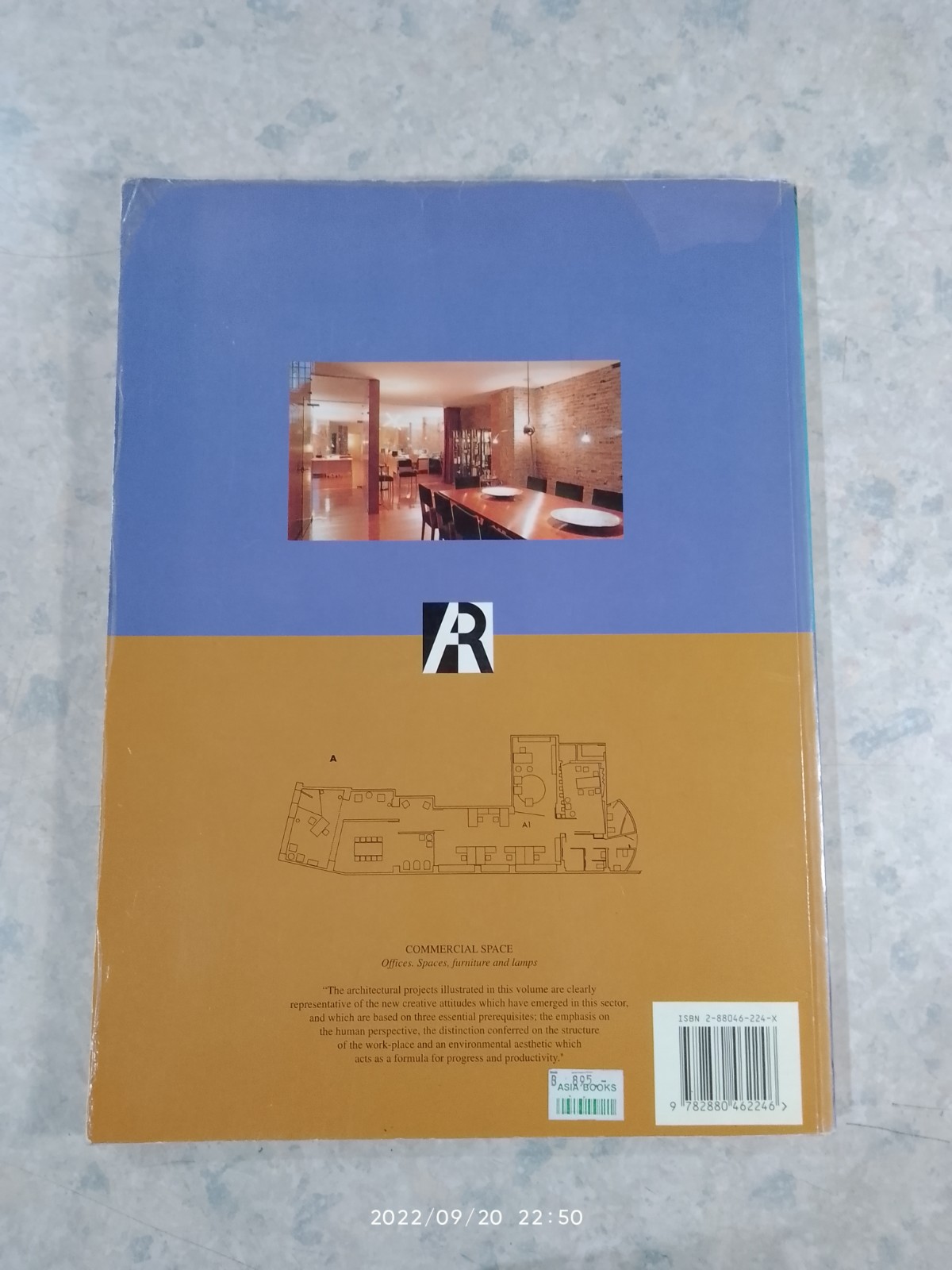 COMMERCIAL SPACE : OFFICES. SPACES, FURNITURE AND LAMPS