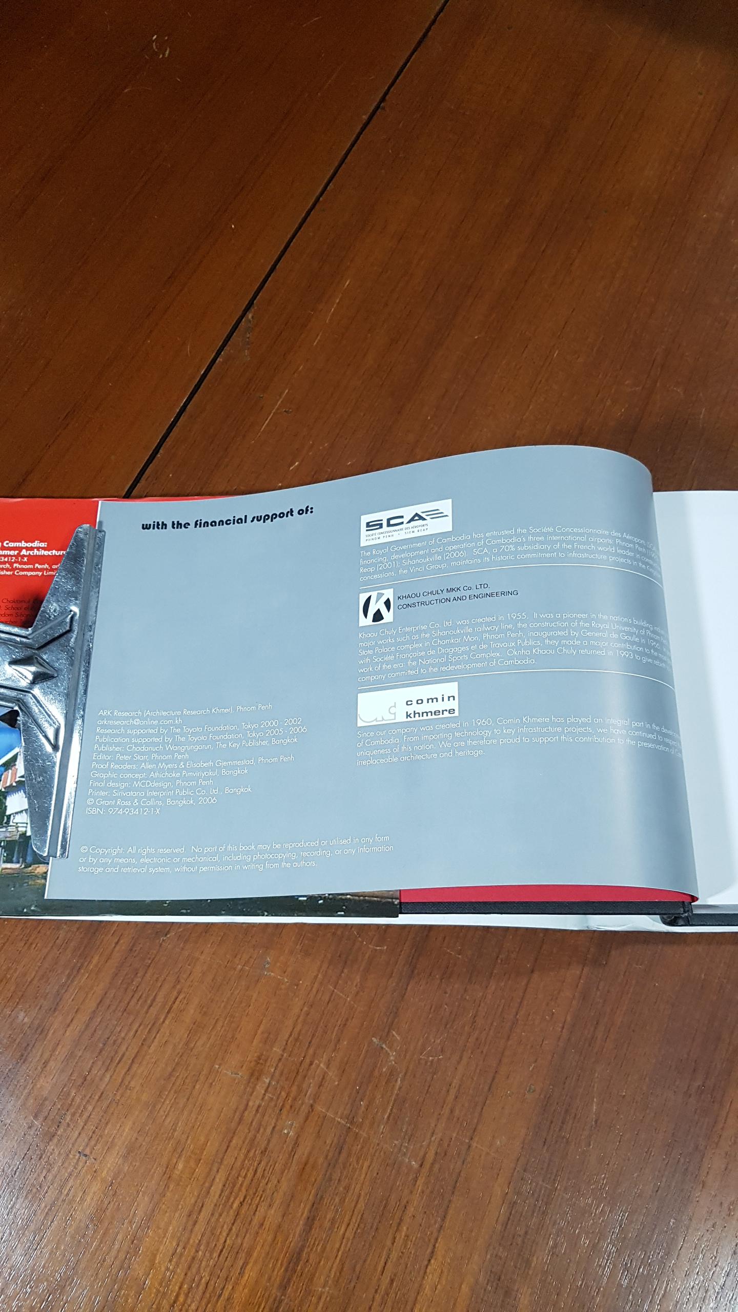 BUILDING CAMBODIA : 'NEW KHMER ARCHITECTURE' 1953 - 1970 / Helen Grant Ross, Darryl Leon Collins