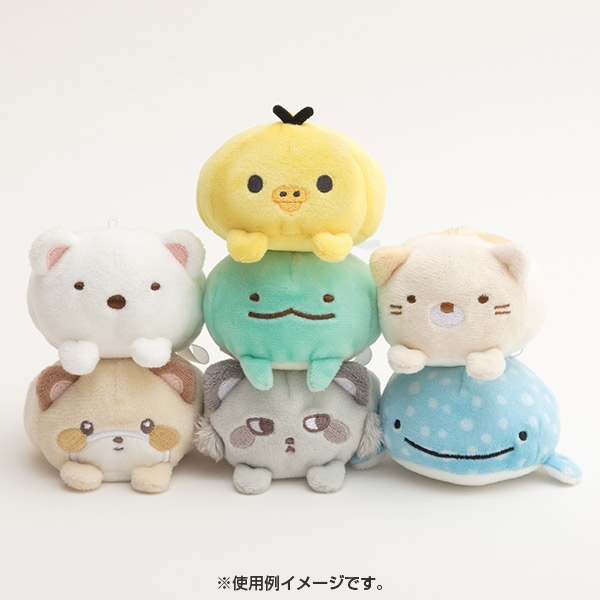 ตุ๊กตาเล็ก San-X แบบ Rilakkuma (Kiiroitori) ด้านบนมีที่ห้อย เอาโซ่หรือพวงกุญแจมาคล้องได้ ตรงตัวมีเม็ดถ่วงด้านใน ขนาด 5 x 6 x 6 ซม.