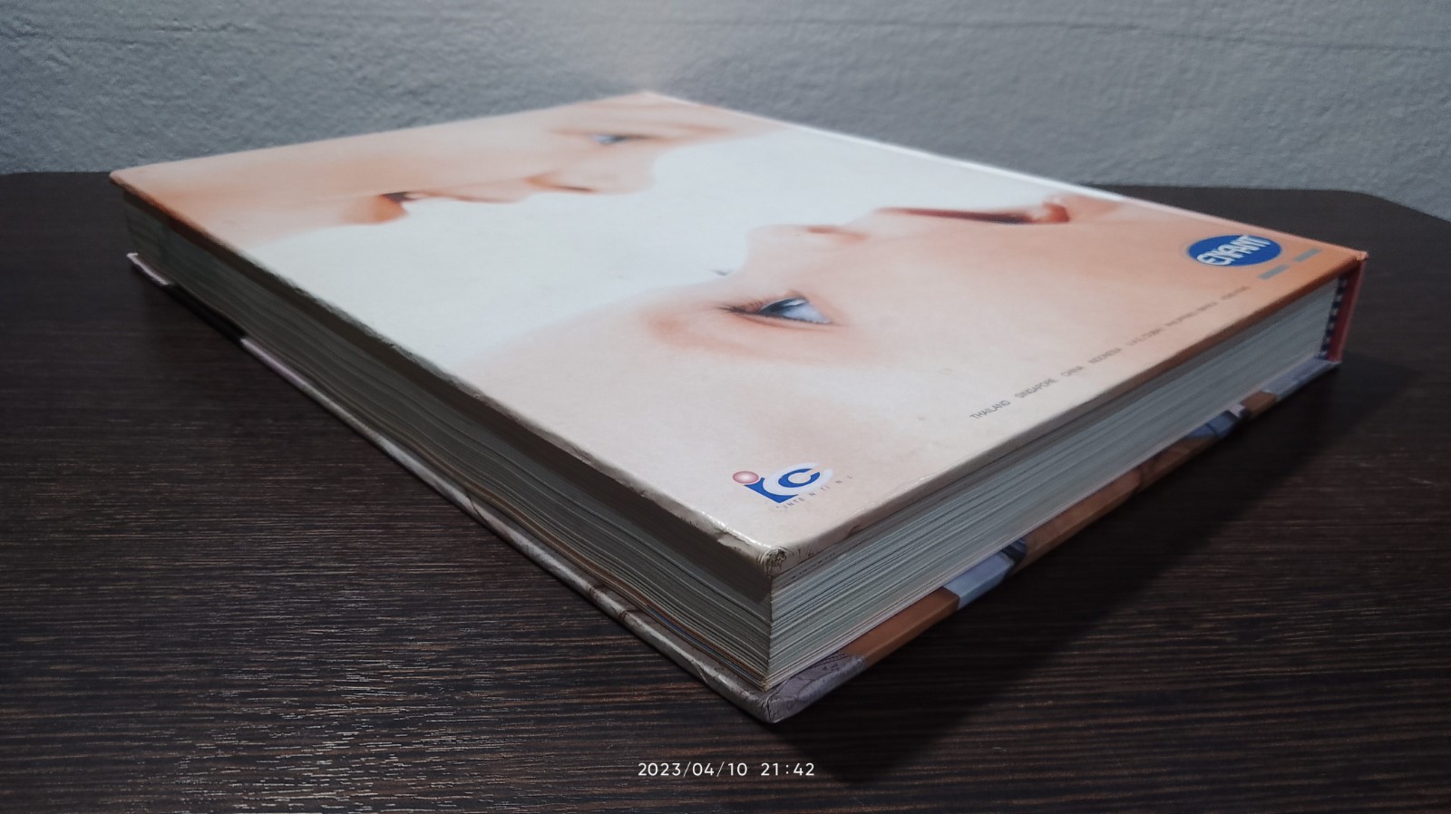 คู่มือเลี้ยงลูก / ศ.พญ.ชนิกา ตู้จินดา