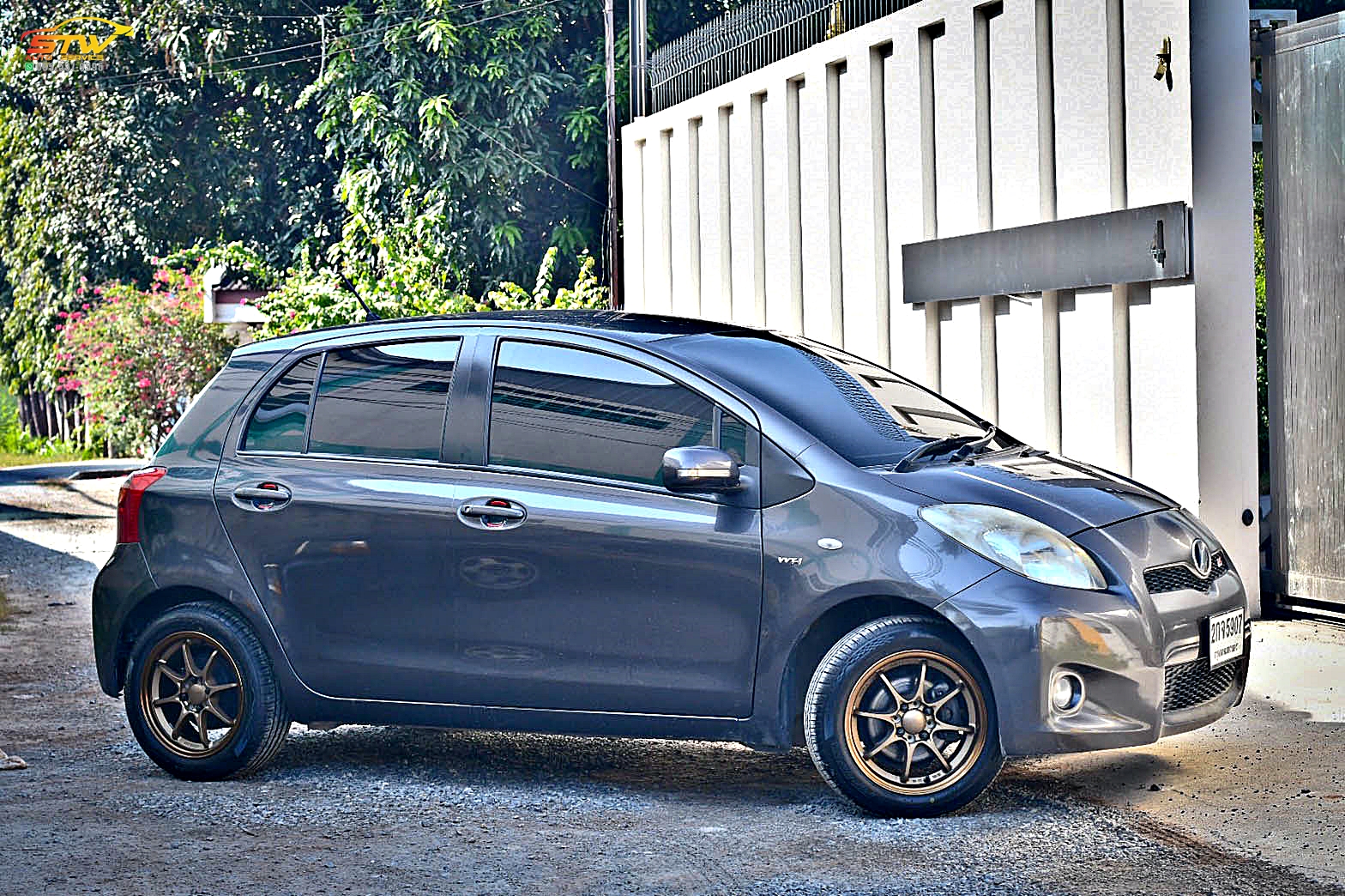 ล้อแม็กซ์ CE28 ขอบ15+FIRENZA ST01A 195/55R15 85V ติดตั้งใส่ YARIS