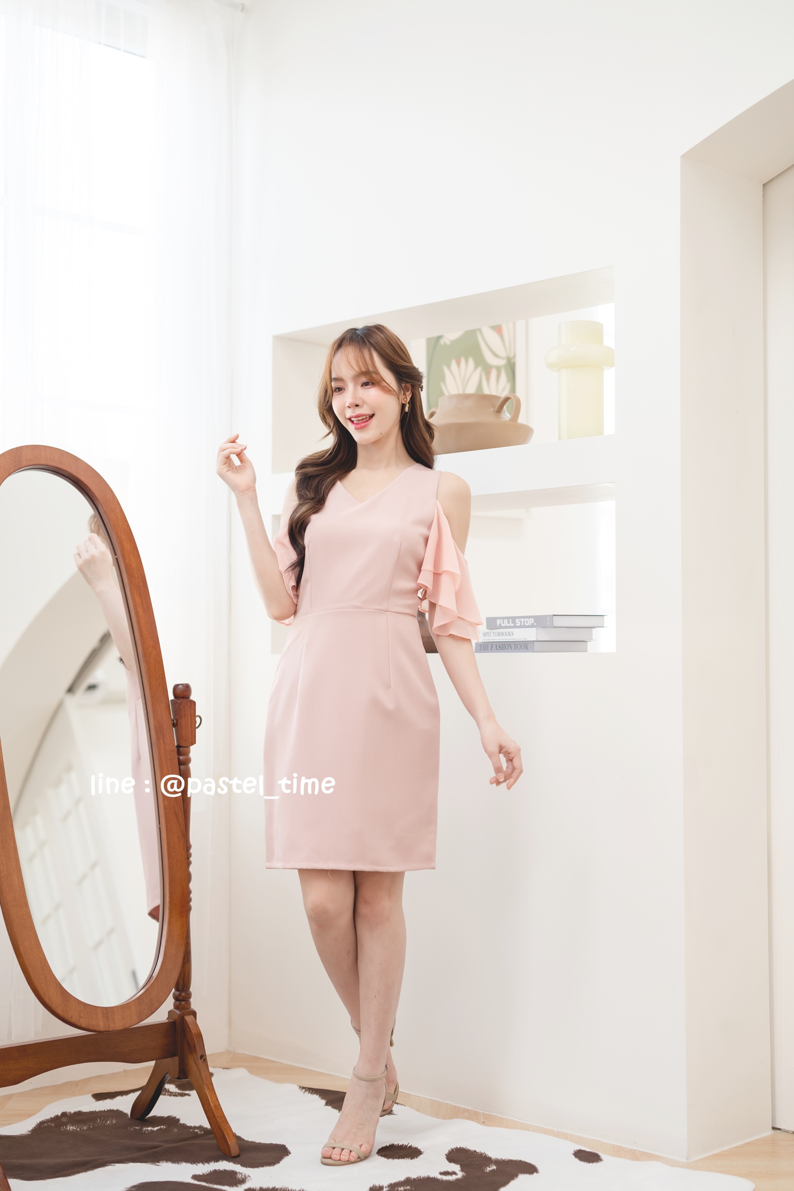 Vela off-shoulder dress : สีชมพู