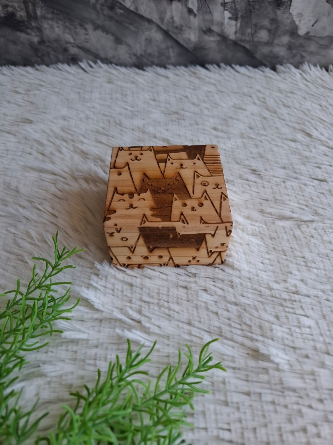 ถาดไม้สน