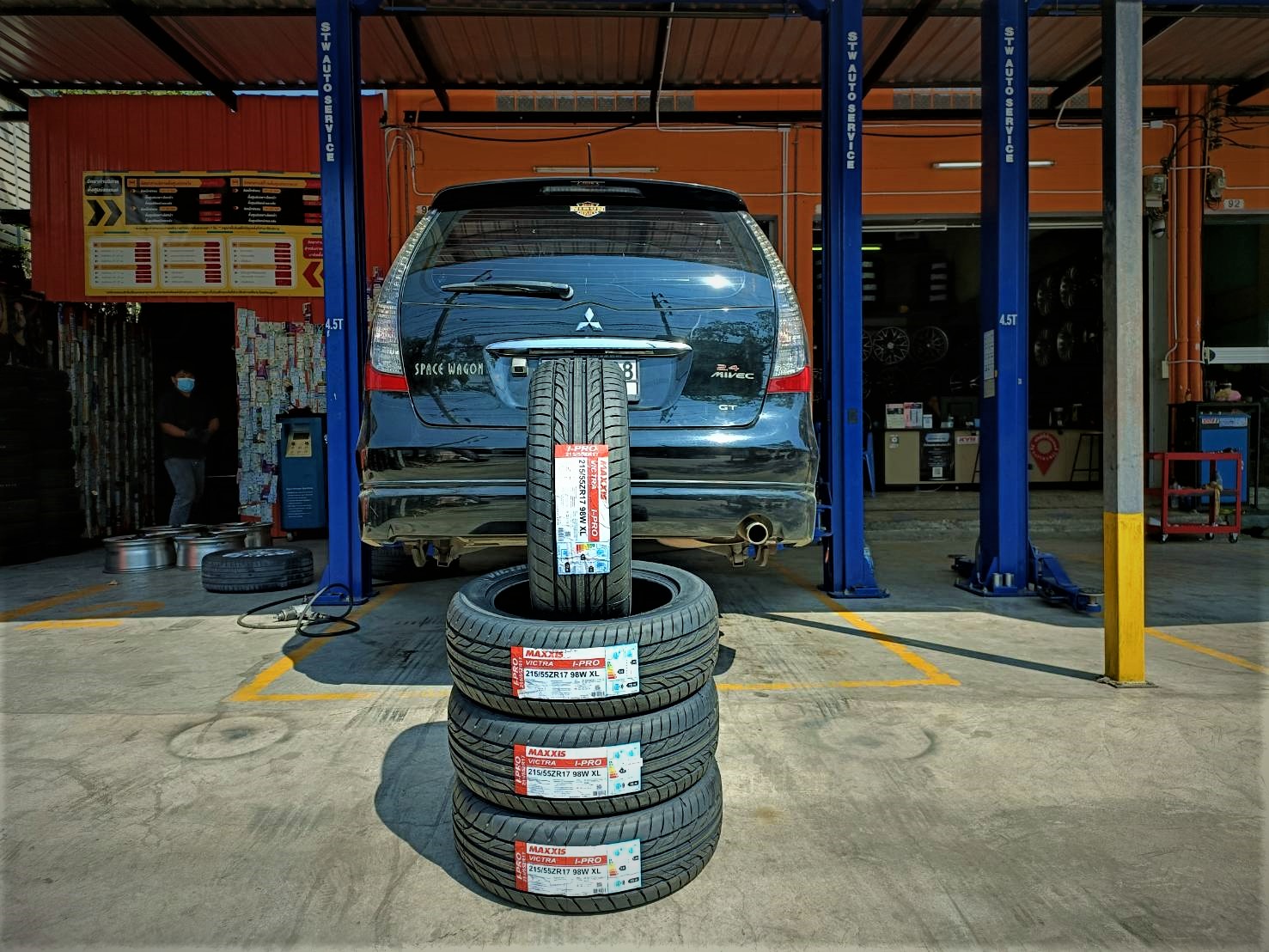 เปลี่ยนยาง MITSHUBISHI SPACE WAGON MAXXIS I-PRO 215/55R17 98W XL